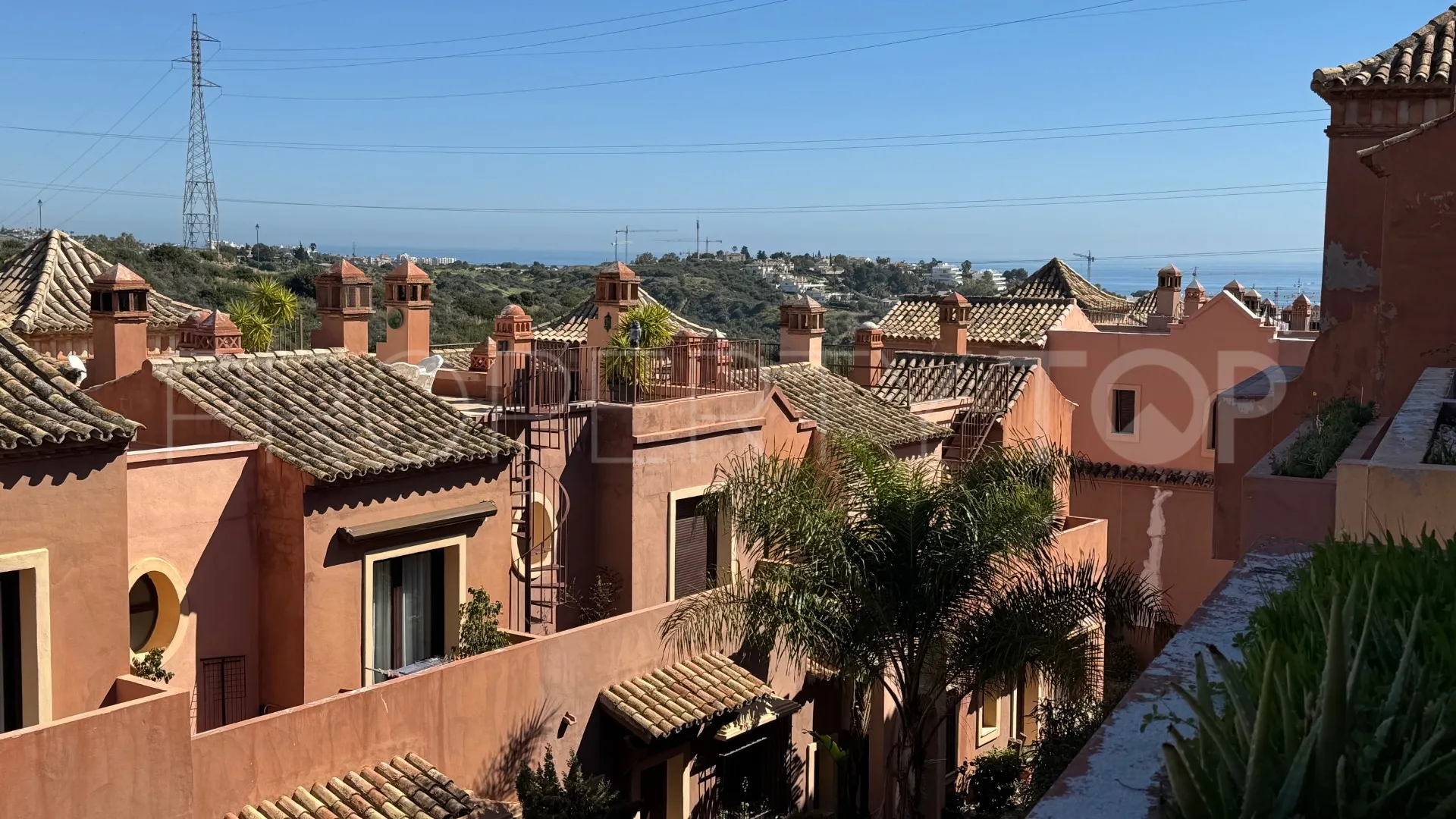 Buy town house in Estepona