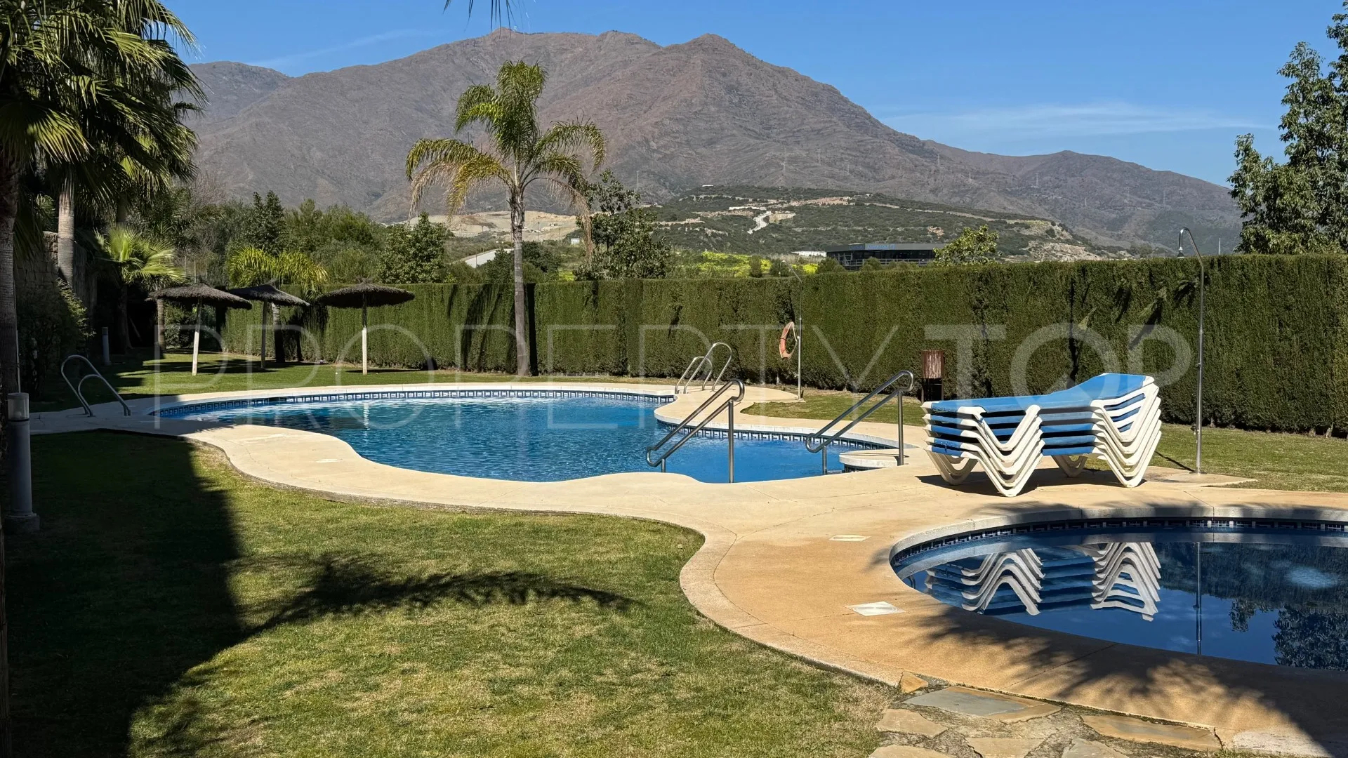 Buy town house in Estepona