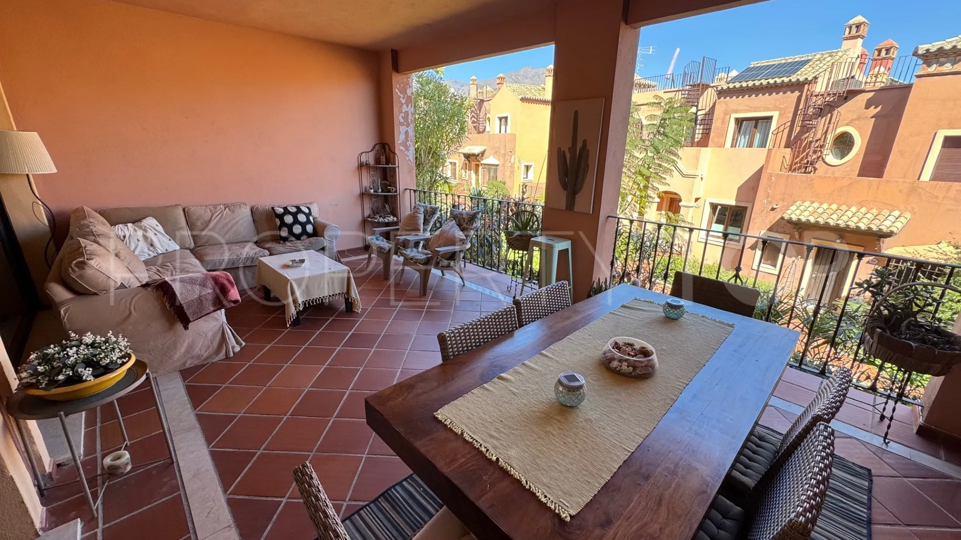 Buy town house in Estepona