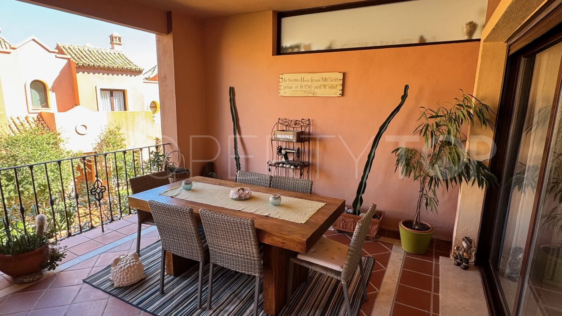 Buy town house in Estepona
