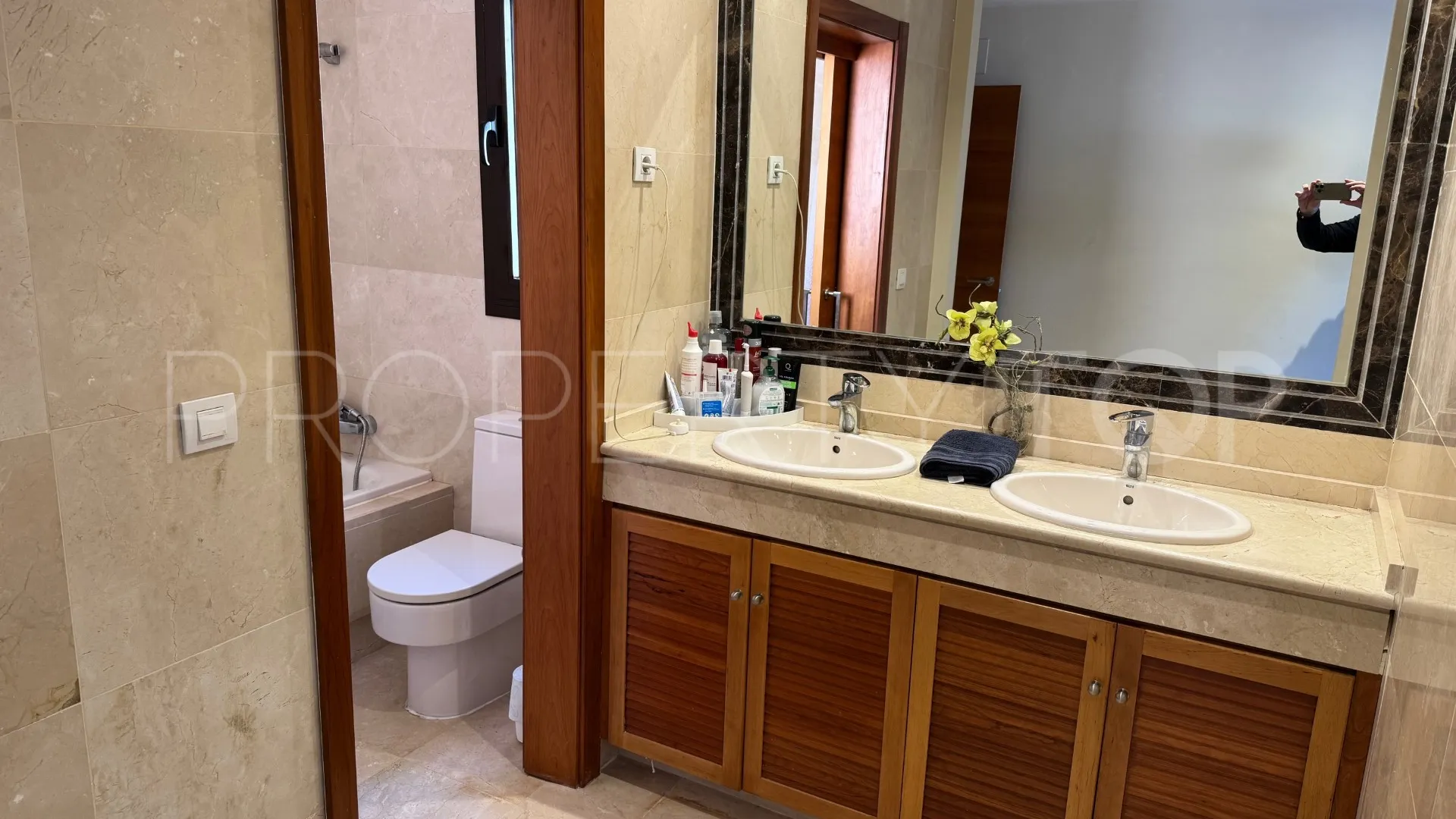 Buy town house in Estepona