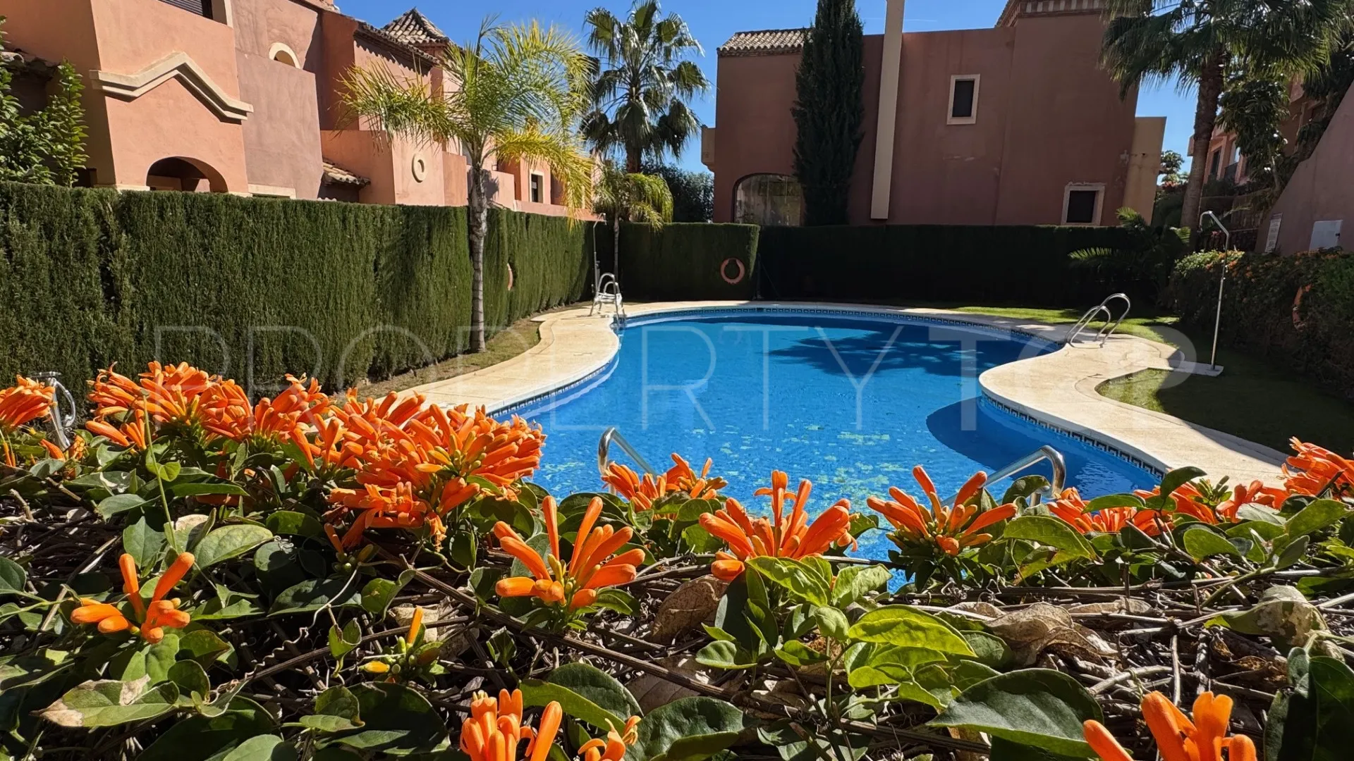 Buy town house in Estepona