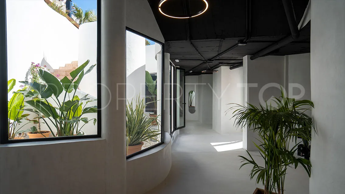 Buy ground floor apartment in Nueva Andalucia