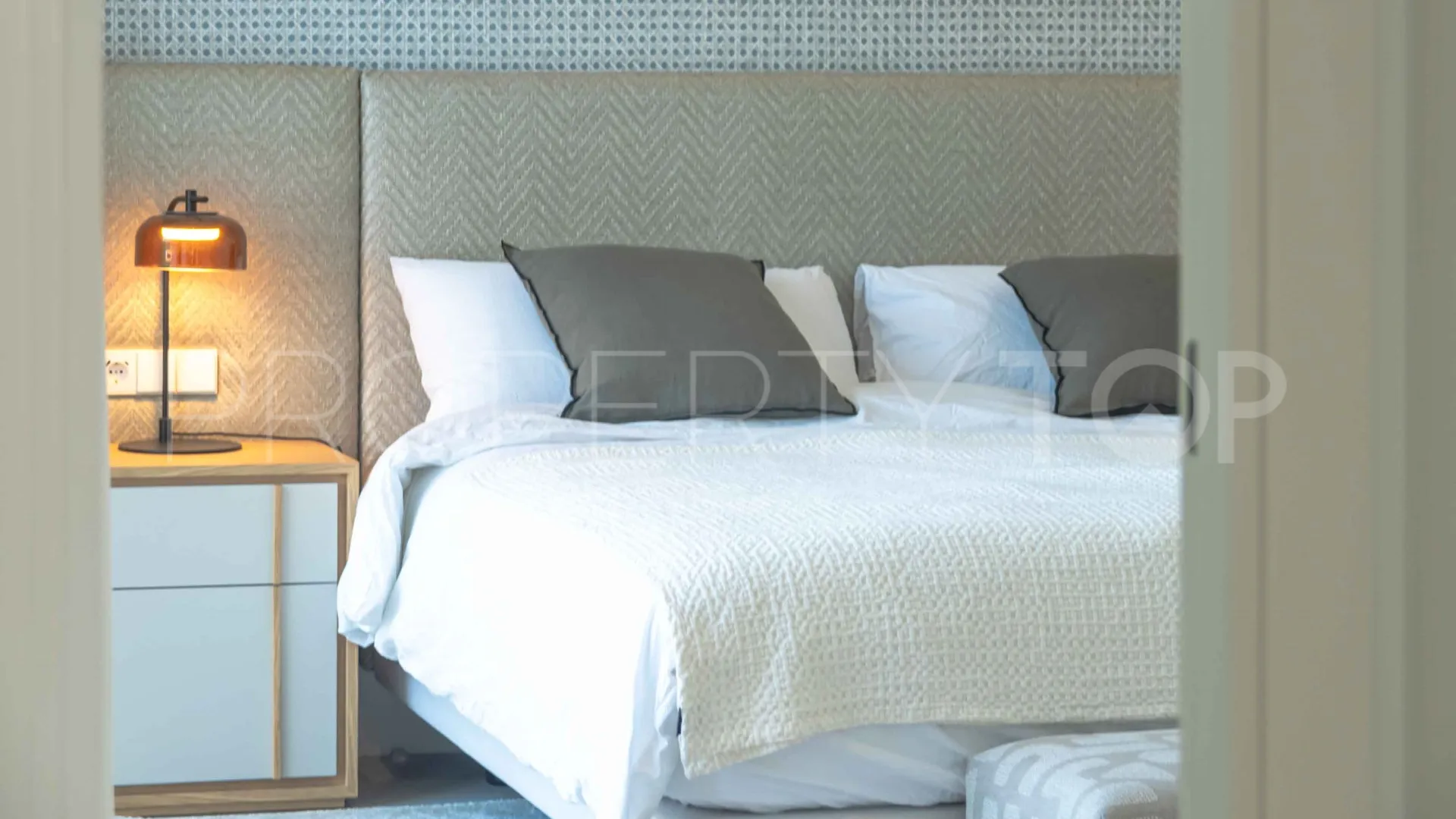 Se vende villa de 5 dormitorios en San Pedro de Alcantara