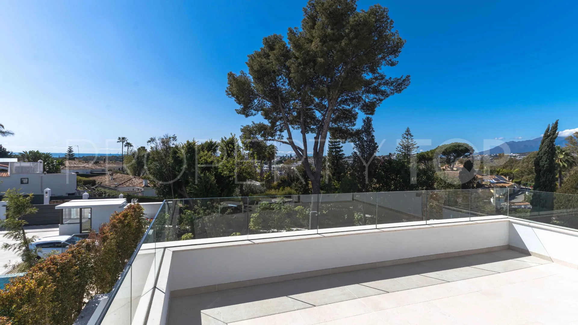 Se vende villa de 5 dormitorios en San Pedro de Alcantara