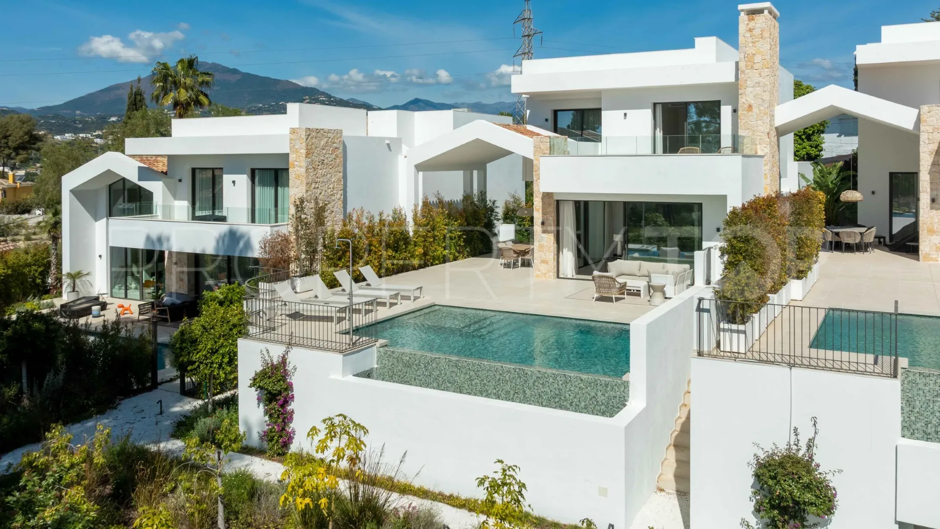Se vende villa de 5 dormitorios en San Pedro de Alcantara