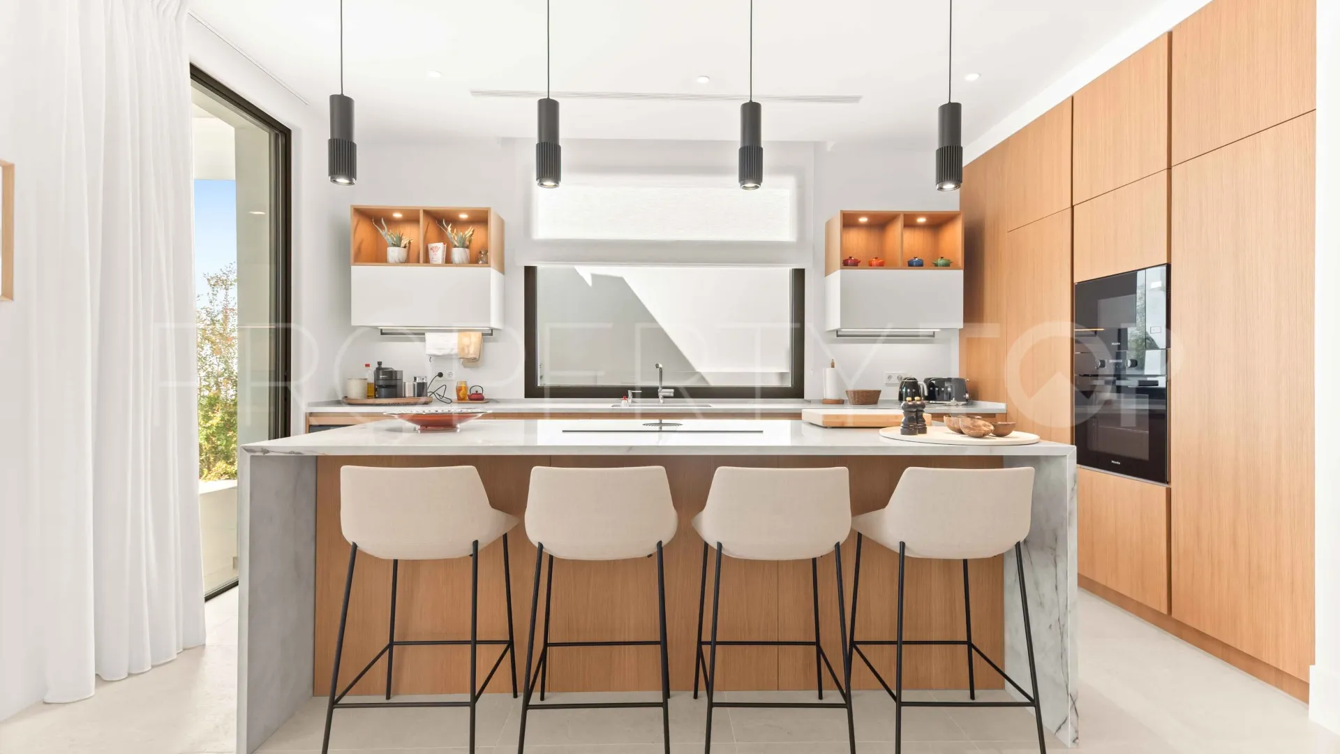 Se vende villa de 5 dormitorios en San Pedro de Alcantara