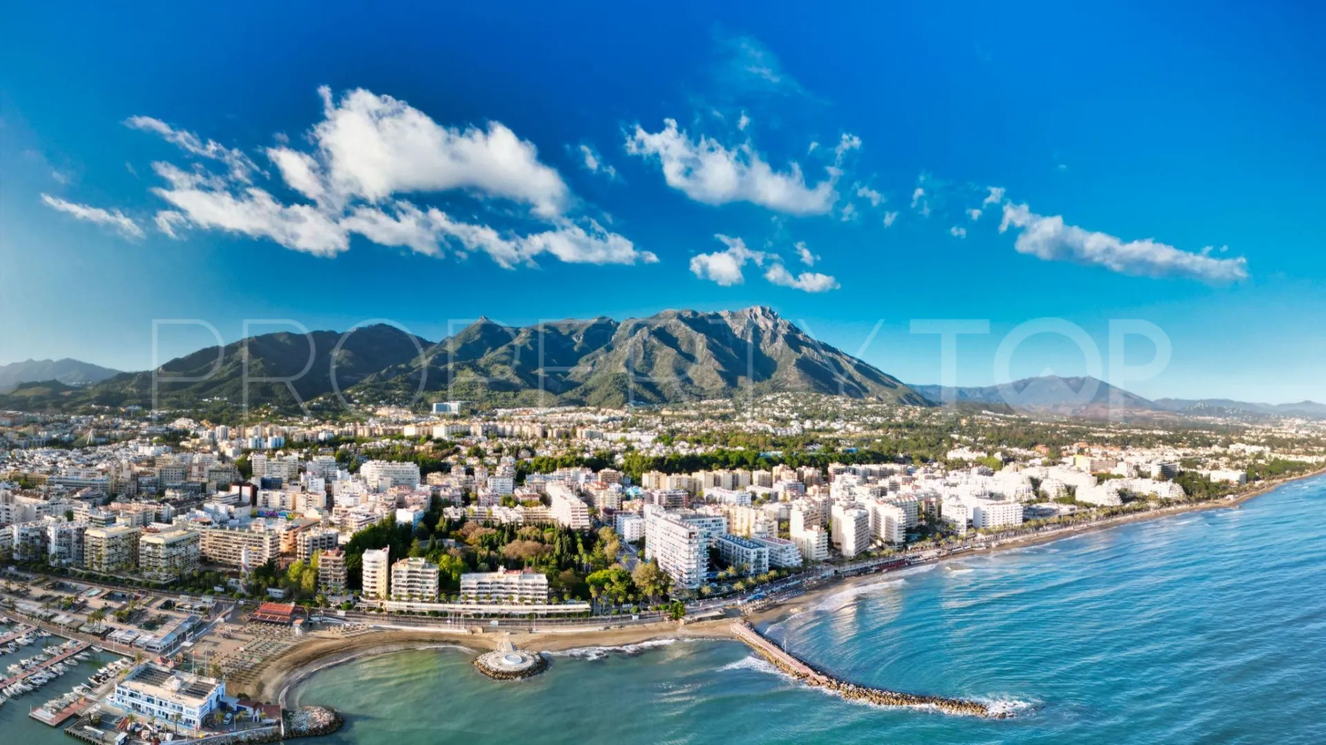 Marbella Centro town house for sale