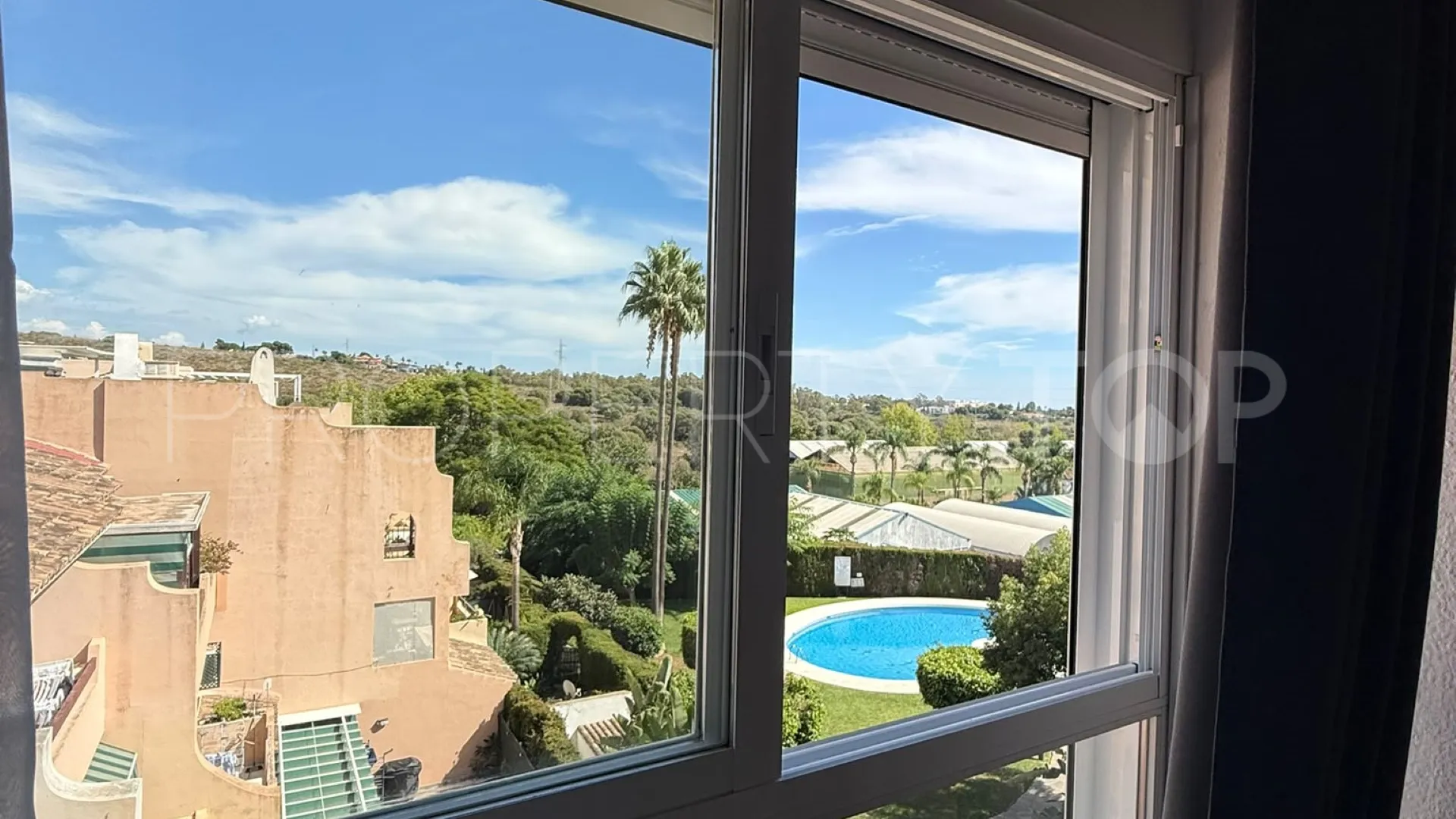 Se vende Ático en Bel Air con 3 dormitorios