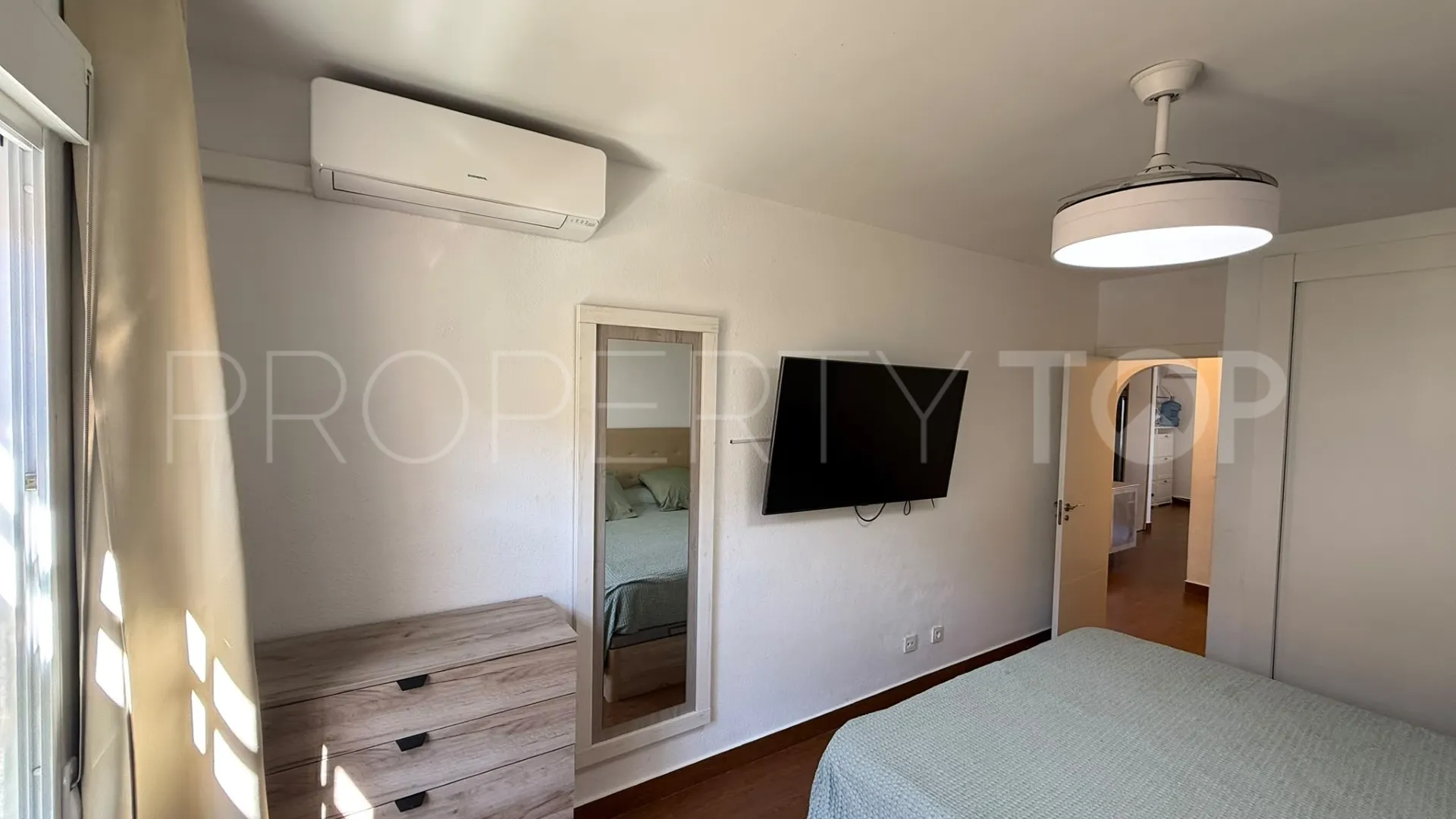 Se vende Ático en Bel Air con 3 dormitorios