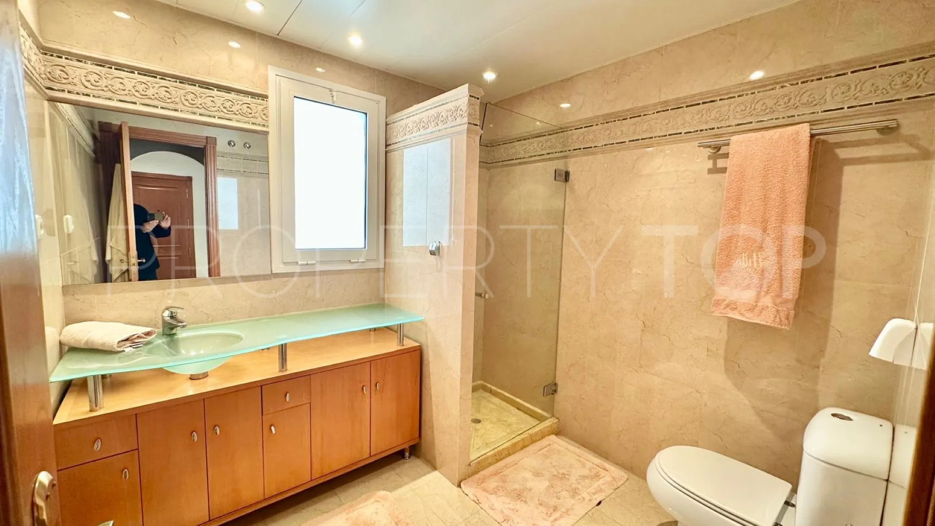 Apartamento en venta en Aloha Mirasierra de 2 dormitorios