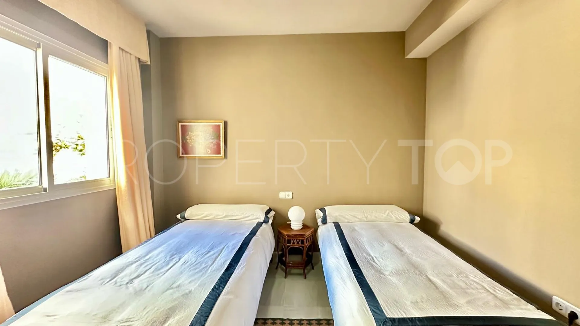 Apartamento en venta en Aloha Mirasierra de 2 dormitorios