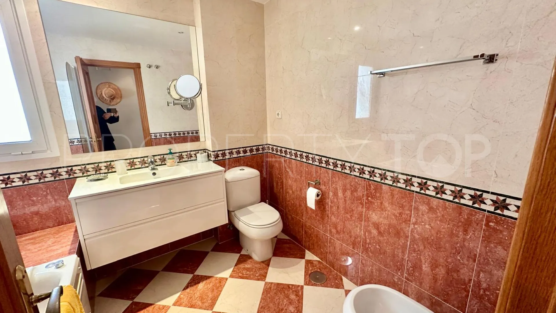 Apartamento en venta en Aloha Mirasierra de 2 dormitorios