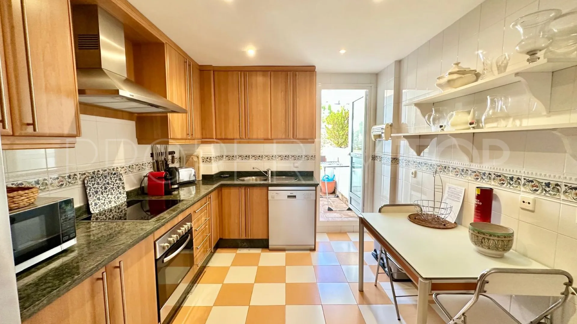 Apartamento en venta en Aloha Mirasierra de 2 dormitorios