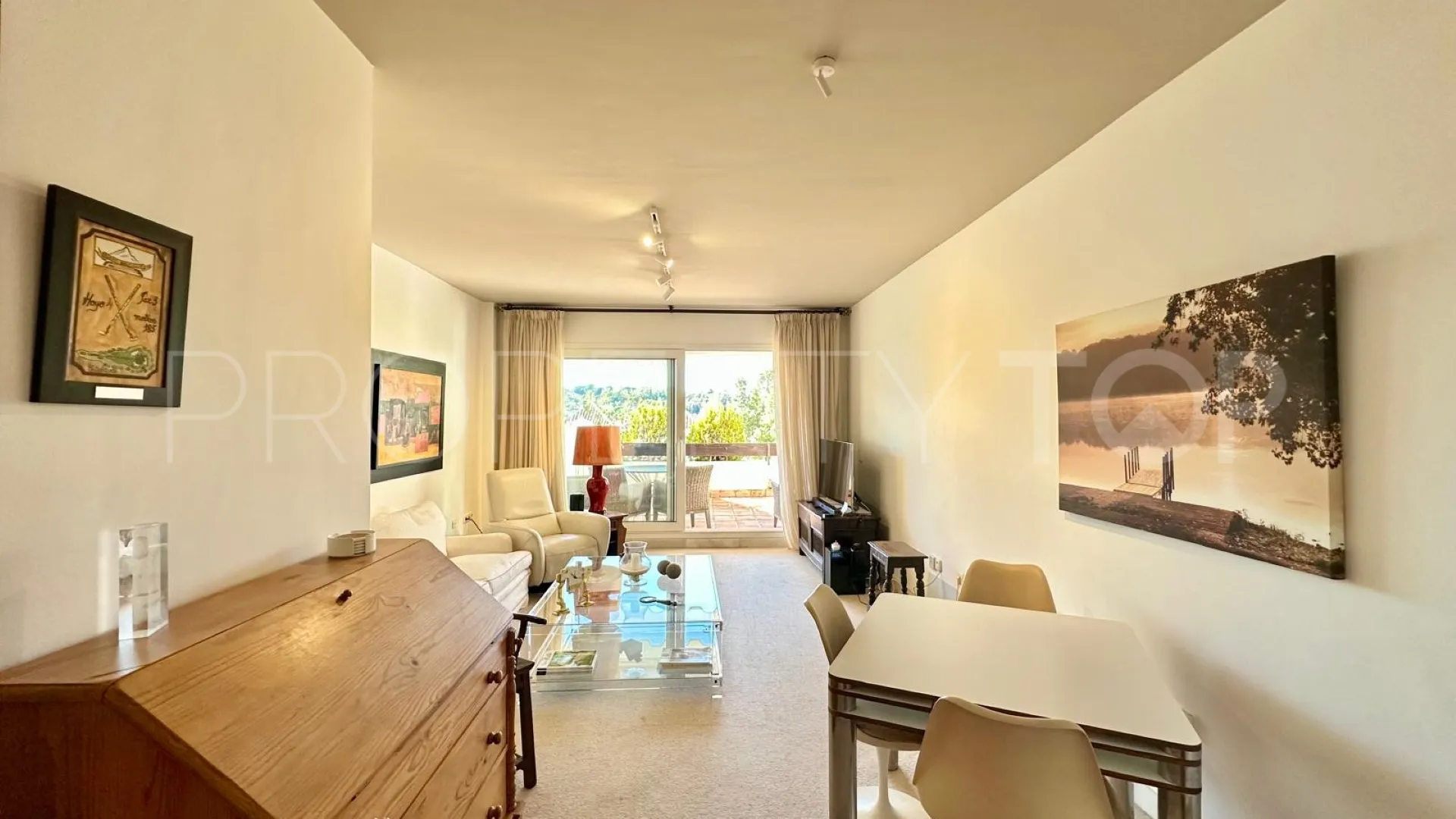 Apartamento en venta en Aloha Mirasierra de 2 dormitorios