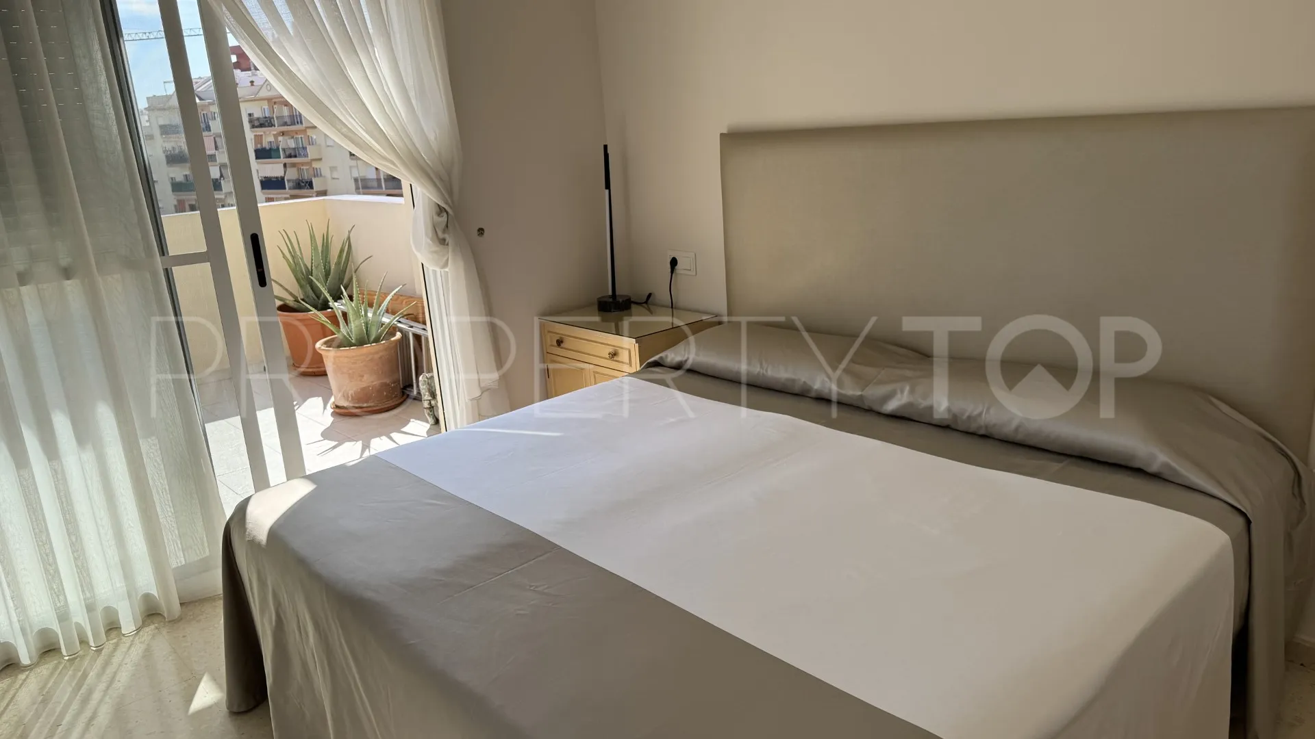 Buy Estepona Centre penthouse with 4 bedrooms