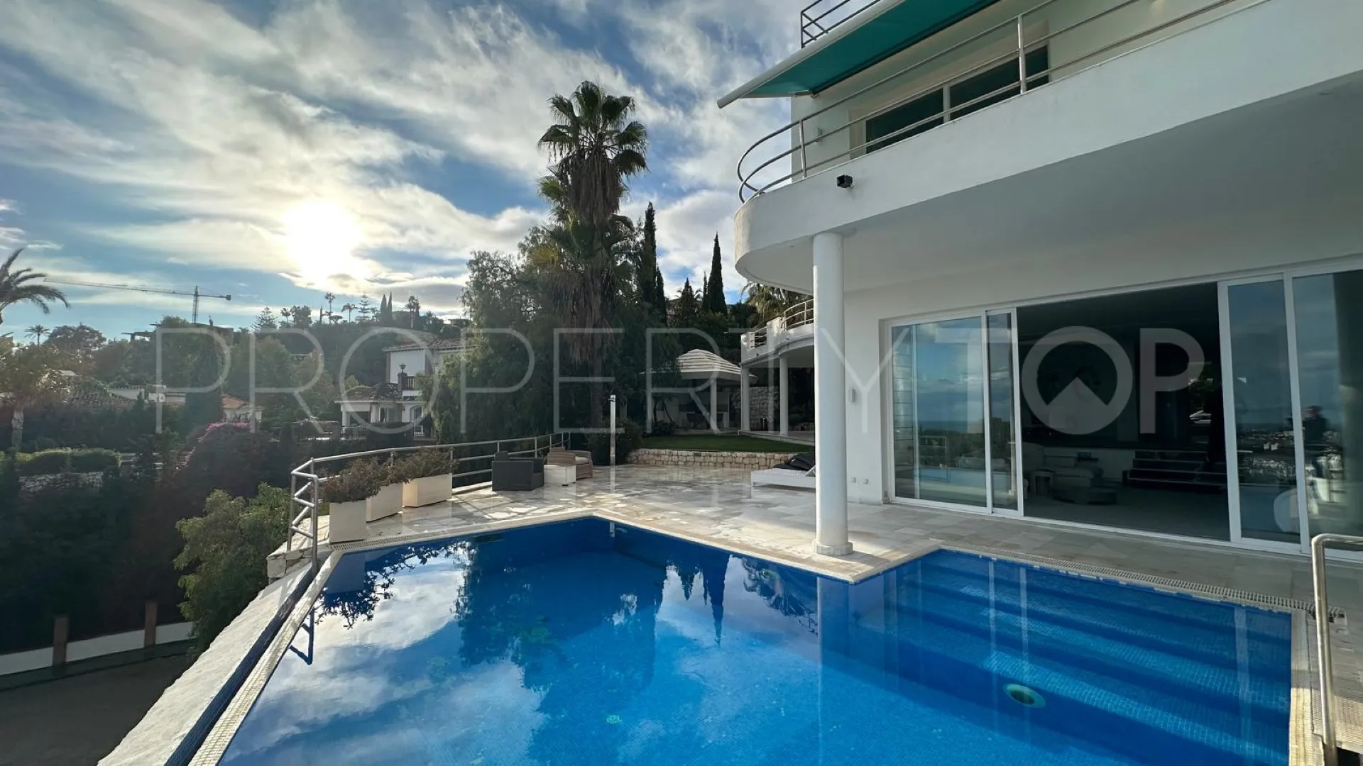 Comprar villa en El Herrojo