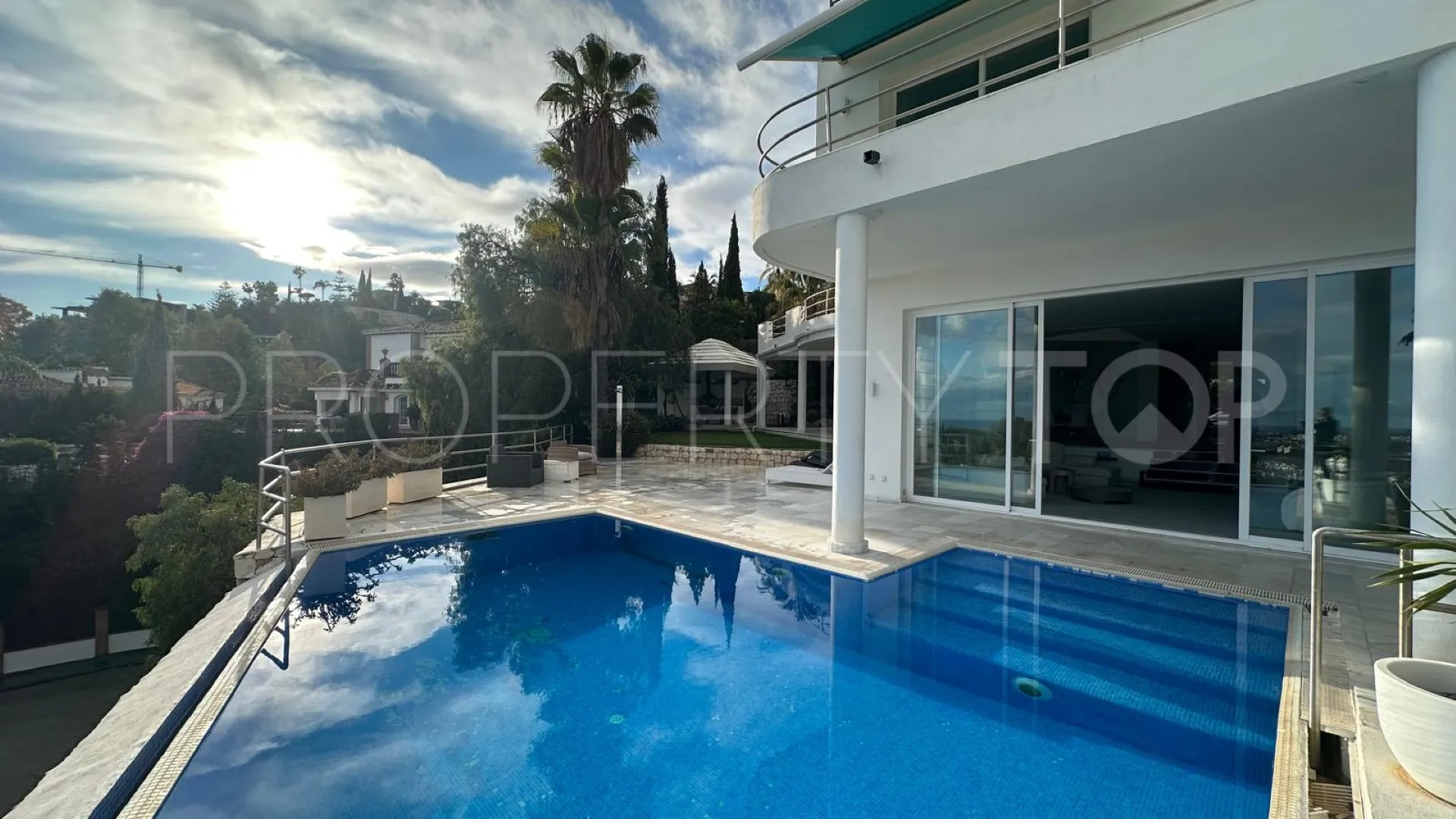 Comprar villa en El Herrojo