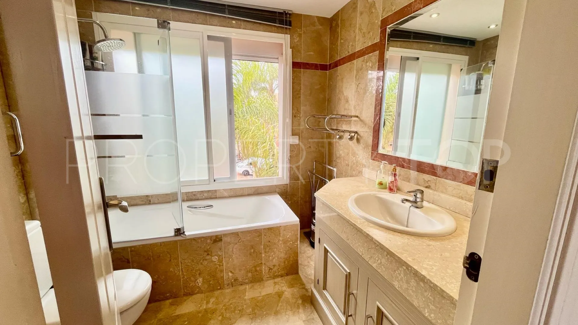 Condes de Iza, adosado a la venta