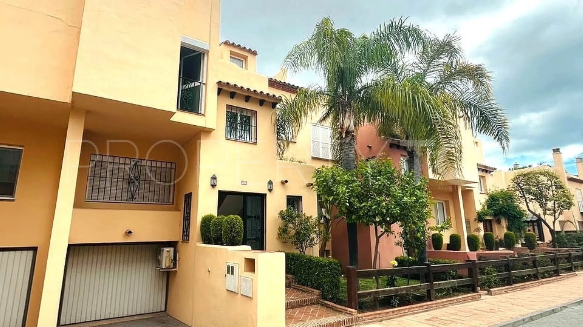 Condes de Iza, adosado a la venta