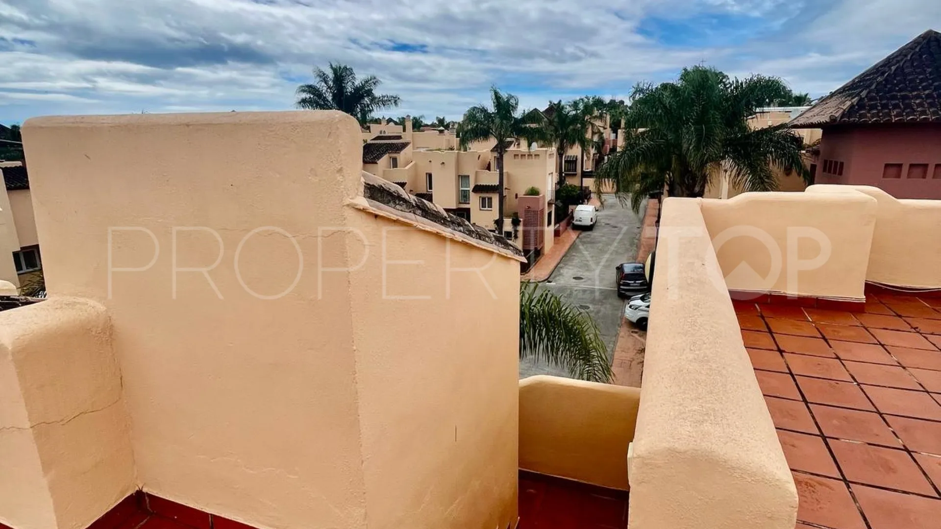 Condes de Iza, adosado a la venta