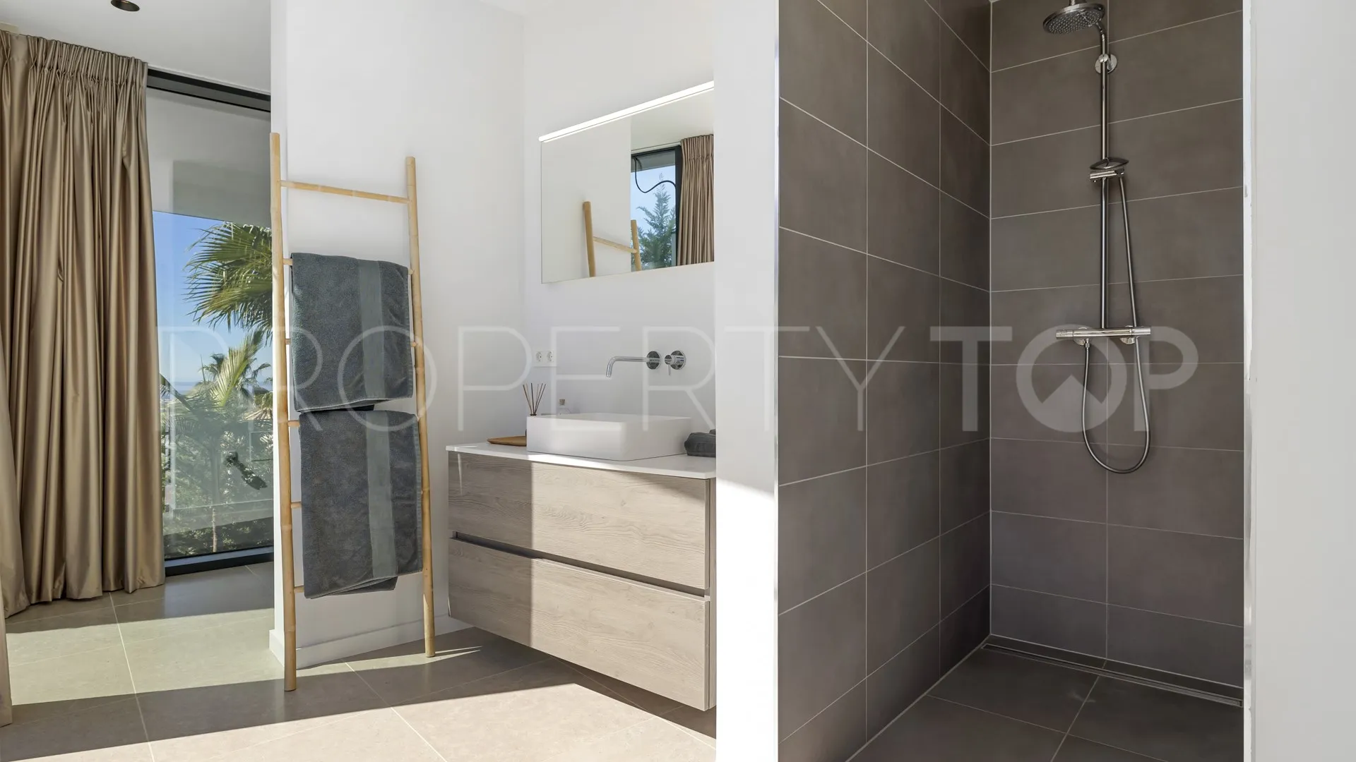 For sale La Alqueria 5 bedrooms villa