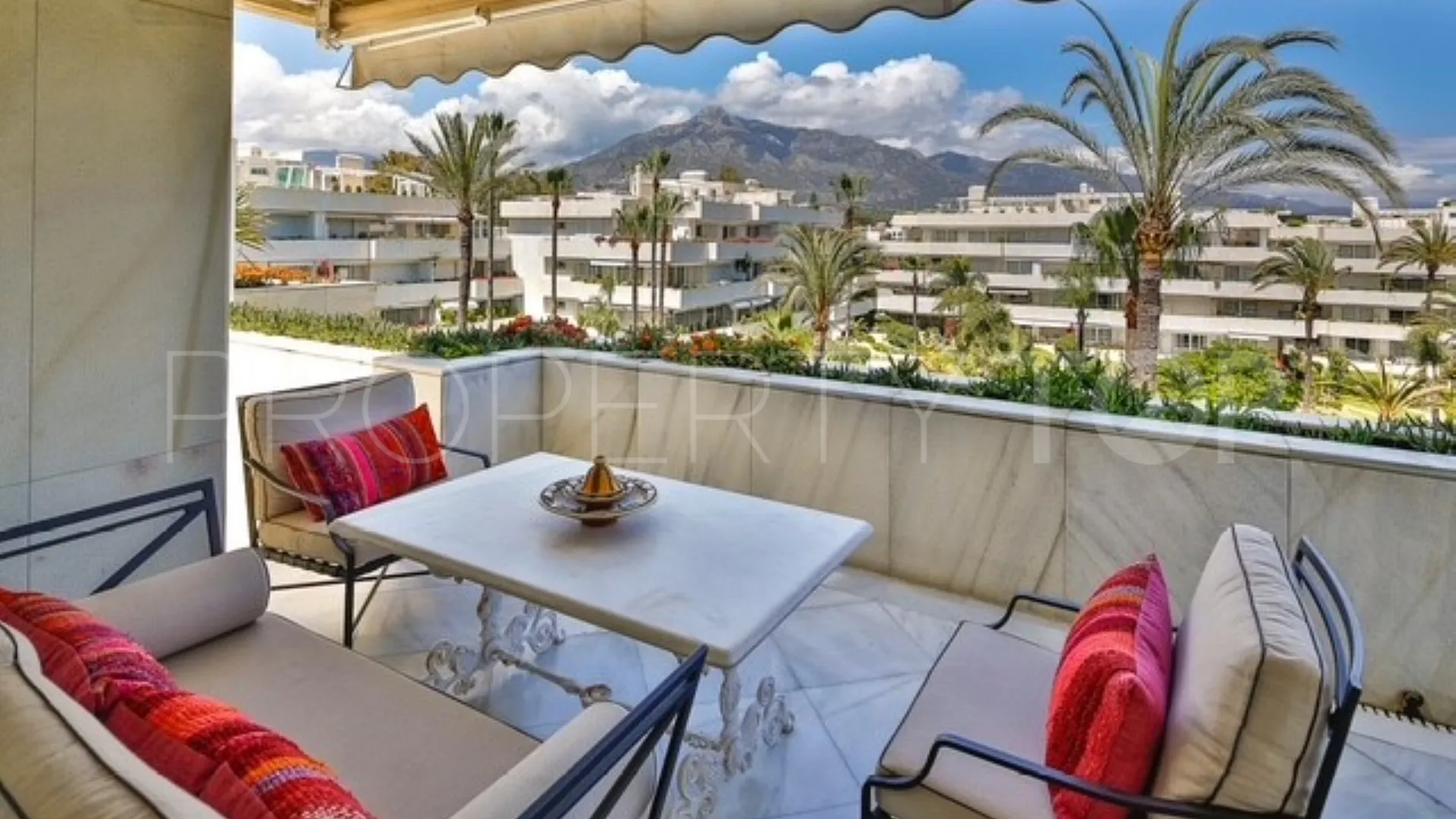 For sale penthouse in Los Granados with 3 bedrooms