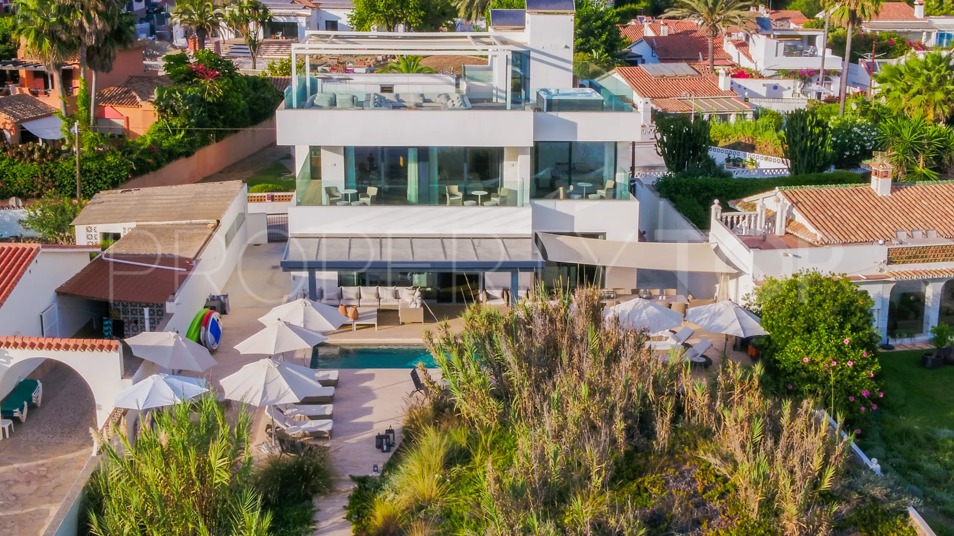 Villa for sale in Costabella with 6 bedrooms