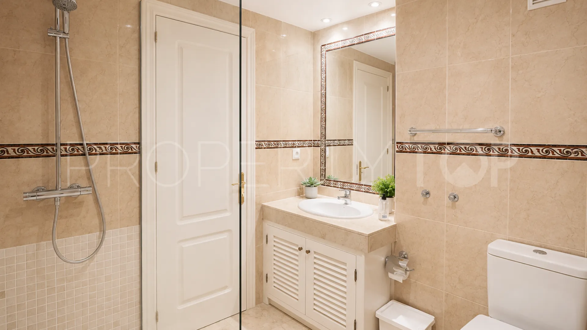 For sale 2 bedrooms apartment in Señorio de Aloha