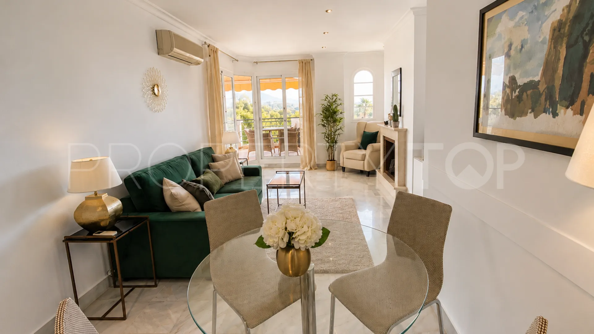 For sale 2 bedrooms apartment in Señorio de Aloha