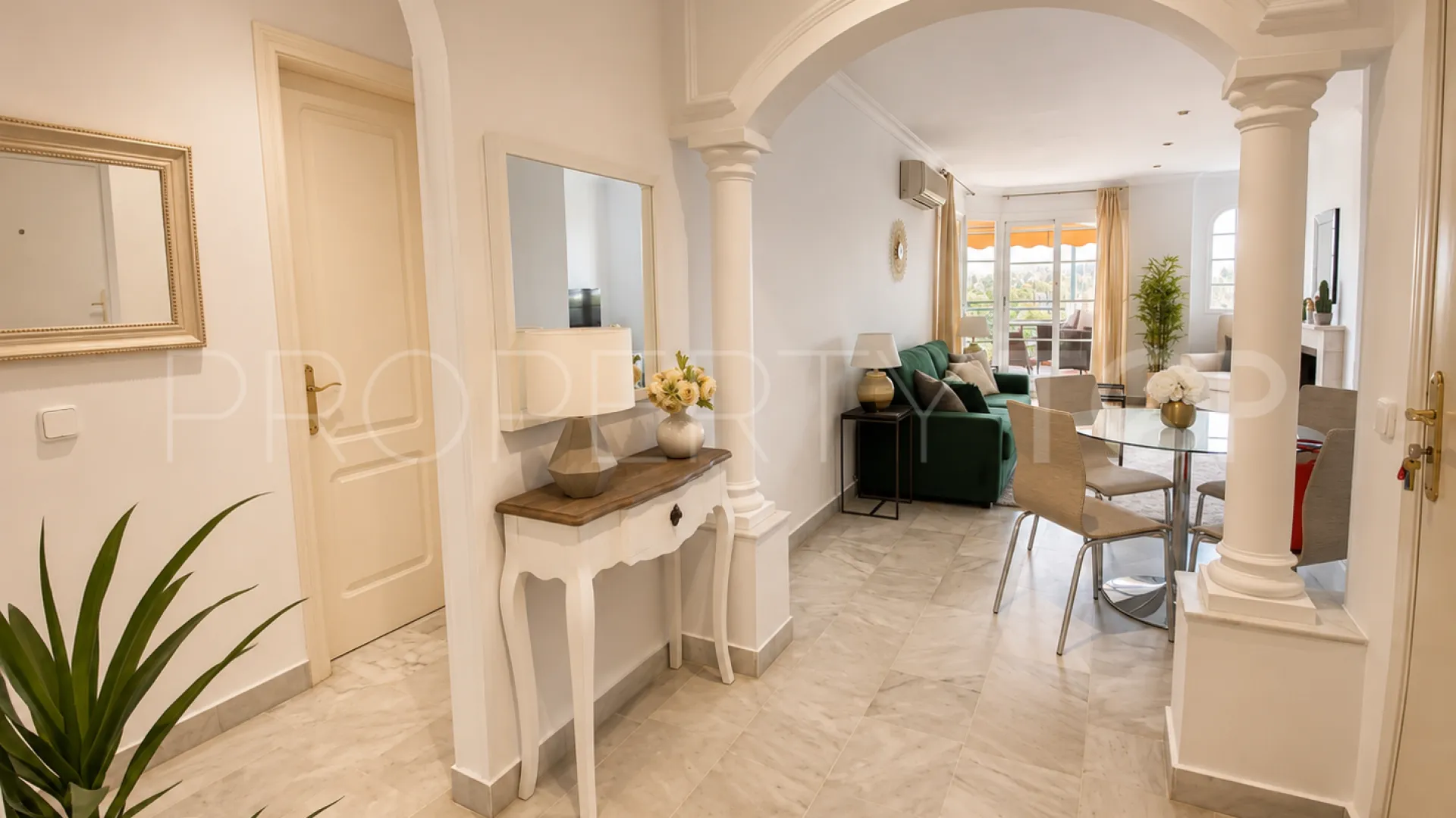 For sale 2 bedrooms apartment in Señorio de Aloha