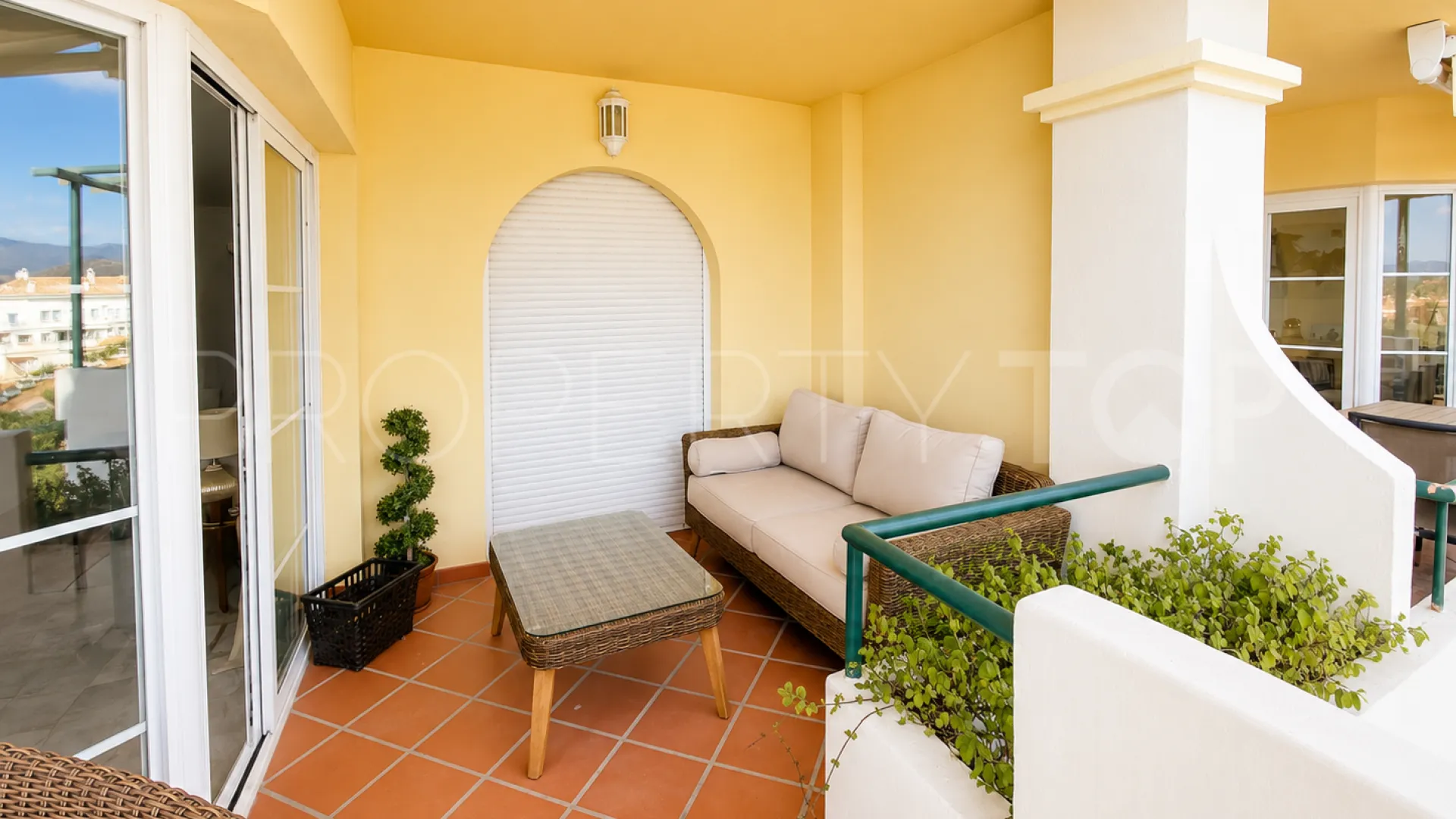 For sale 2 bedrooms apartment in Señorio de Aloha