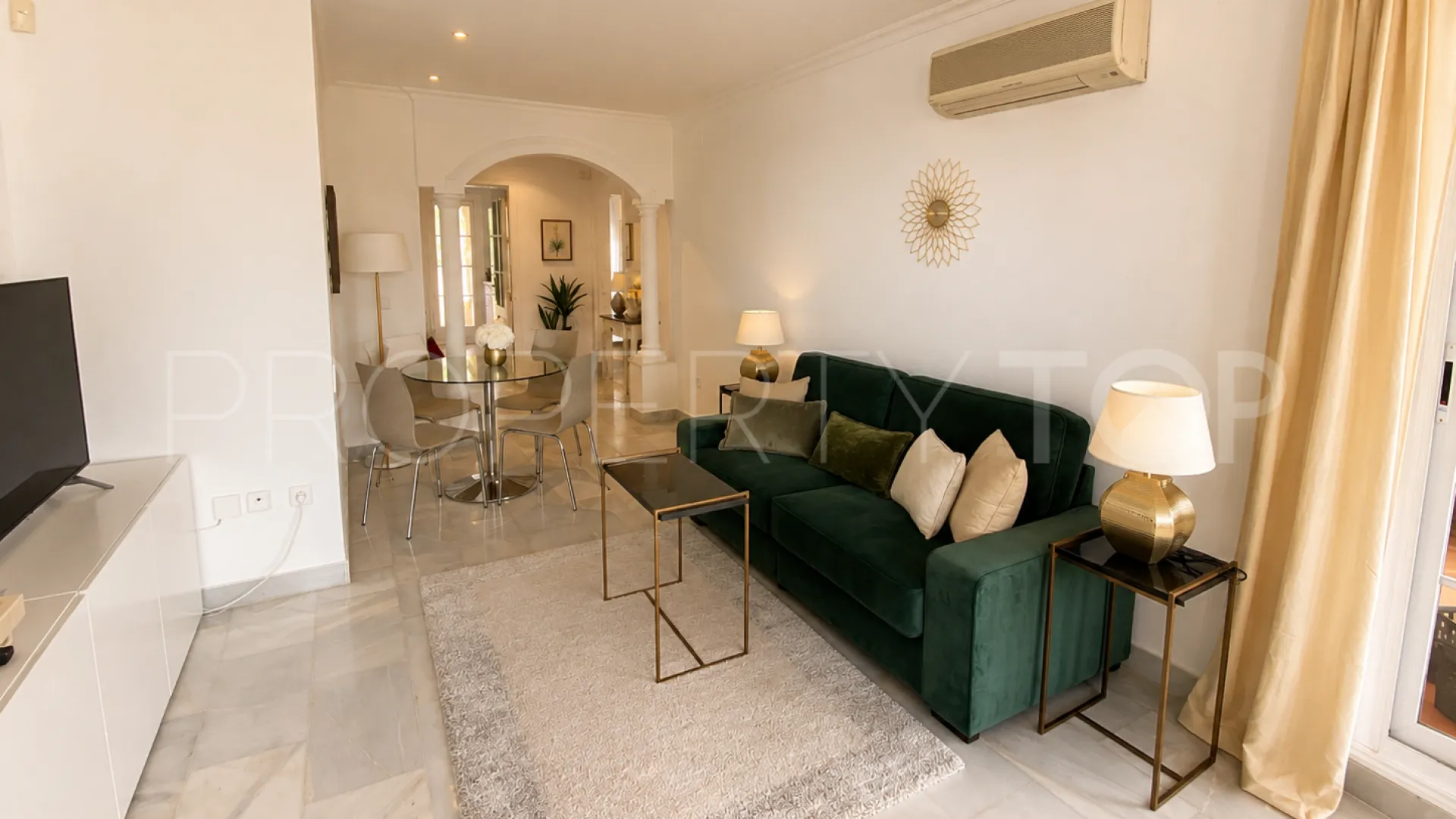 For sale 2 bedrooms apartment in Señorio de Aloha