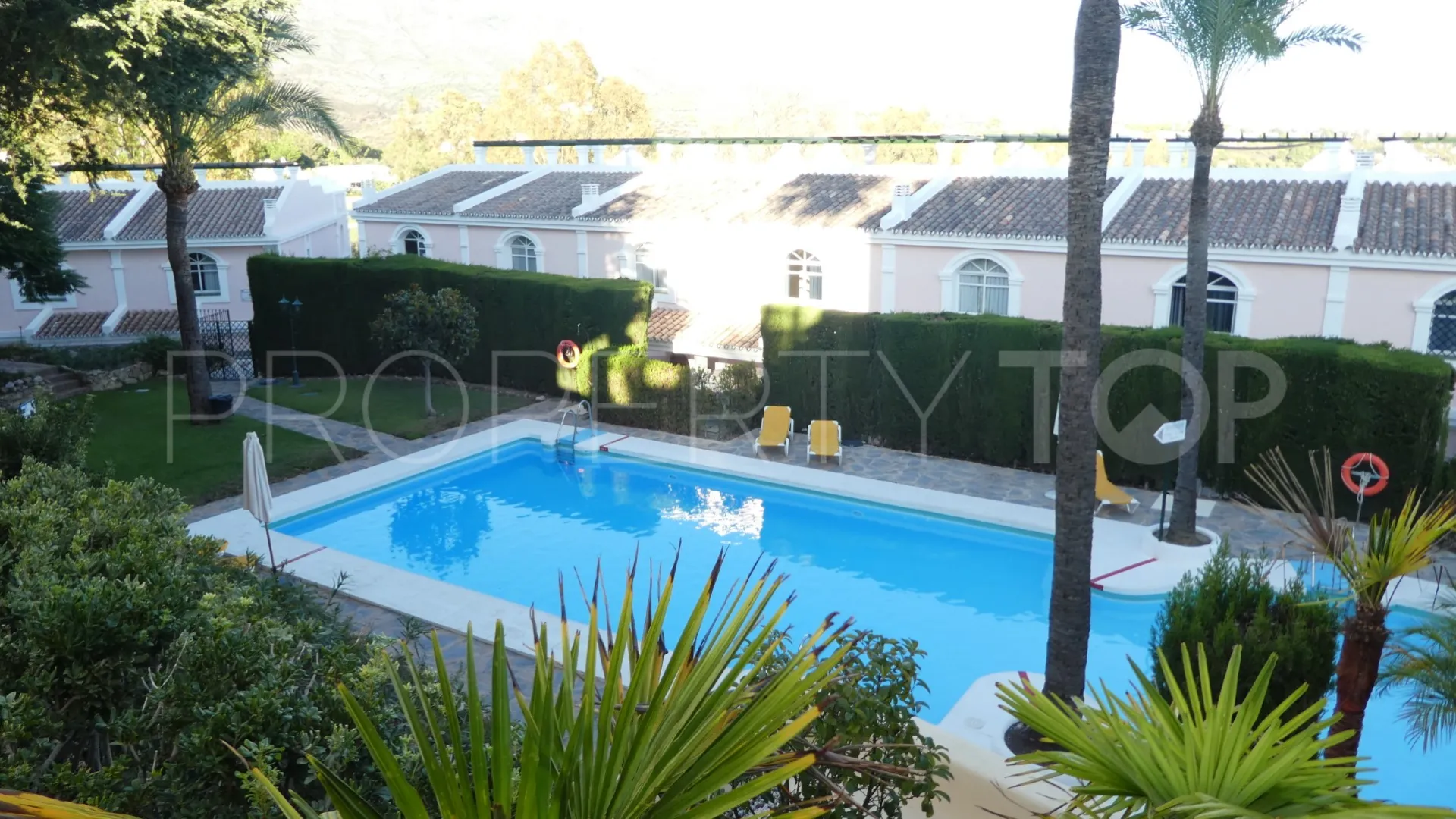 For sale penthouse in Aloha Gardens