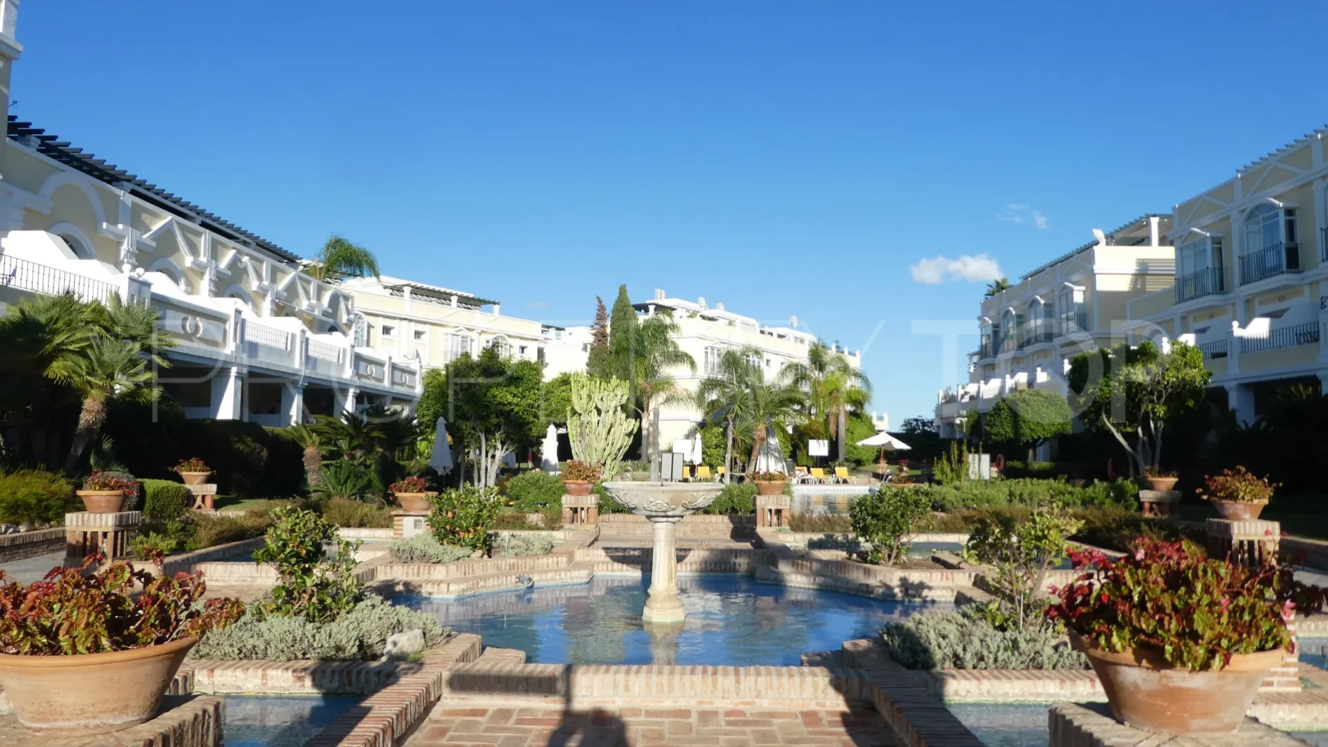 For sale penthouse in Aloha Gardens