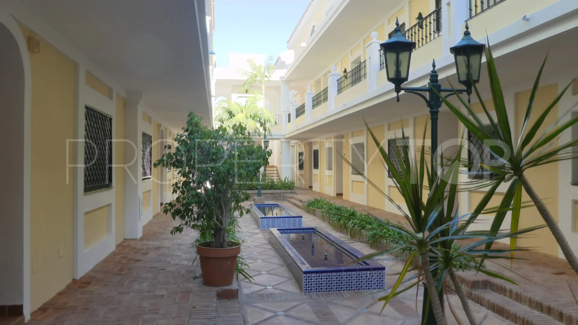 For sale penthouse in Aloha Gardens