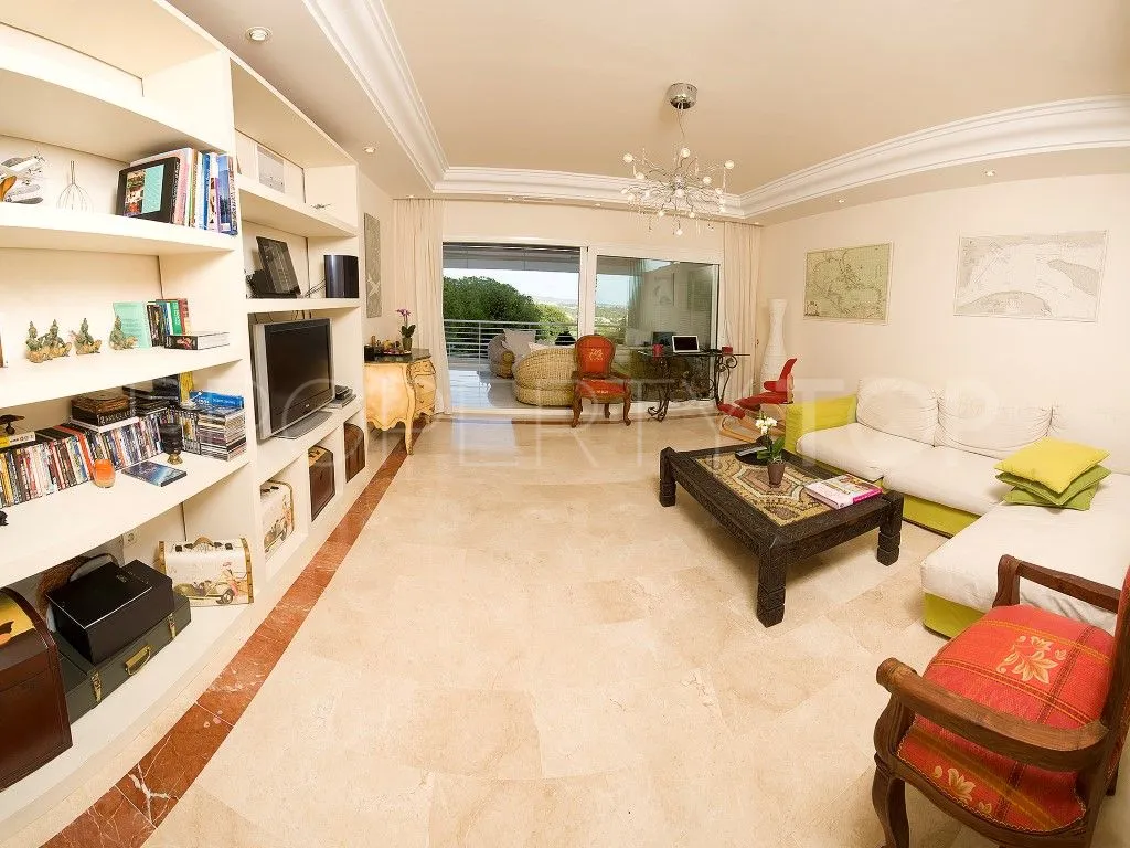 Apartamento planta baja de 2 dormitorios a la venta en La Corniche