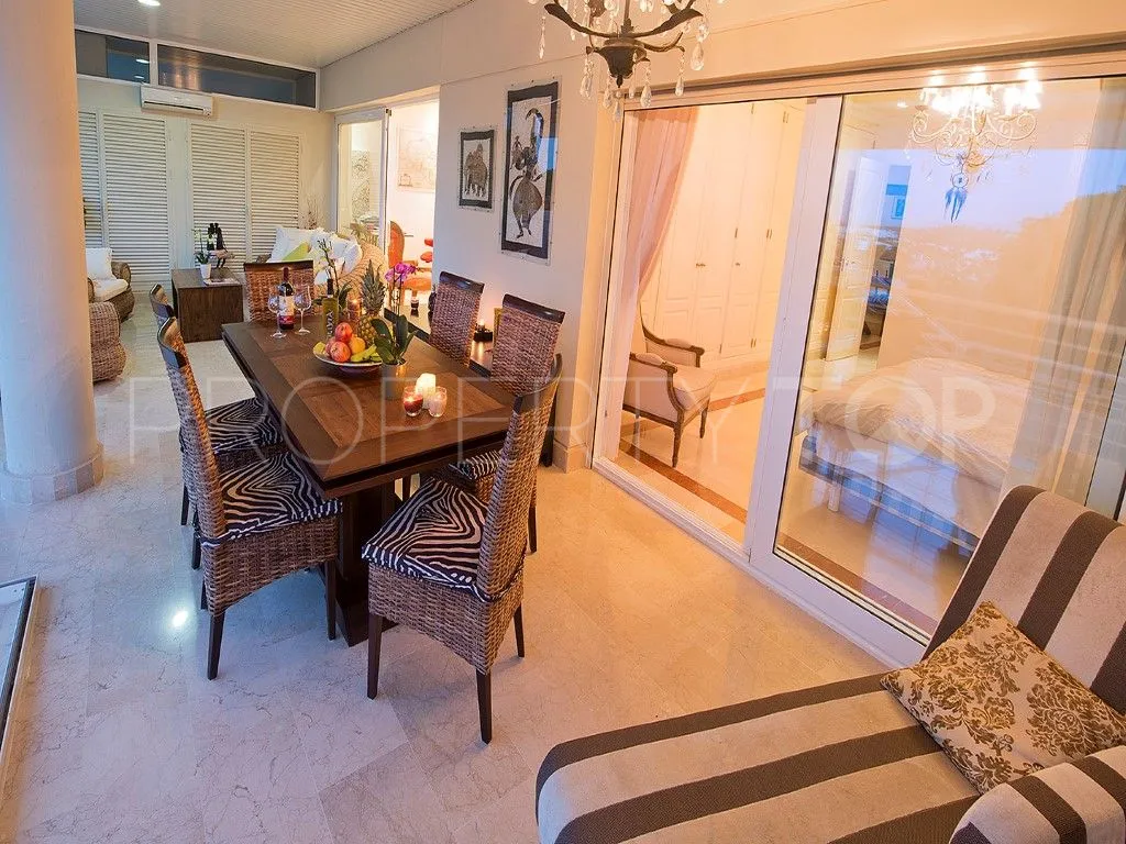 Apartamento planta baja de 2 dormitorios a la venta en La Corniche