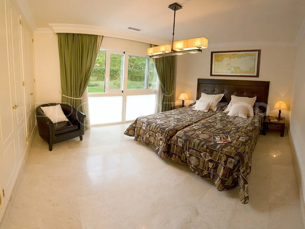Apartamento planta baja de 2 dormitorios a la venta en La Corniche