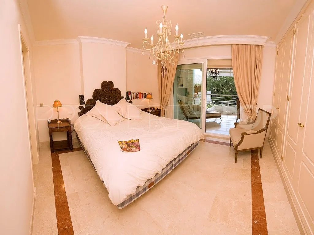 Apartamento planta baja de 2 dormitorios a la venta en La Corniche