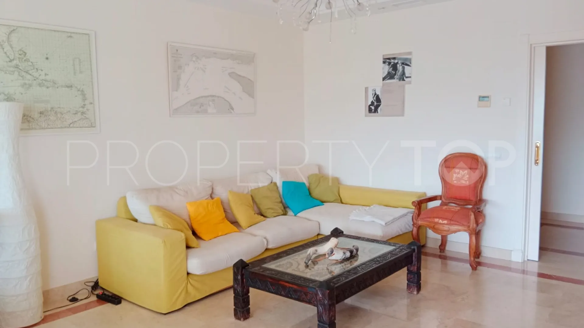Apartamento planta baja de 2 dormitorios a la venta en La Corniche