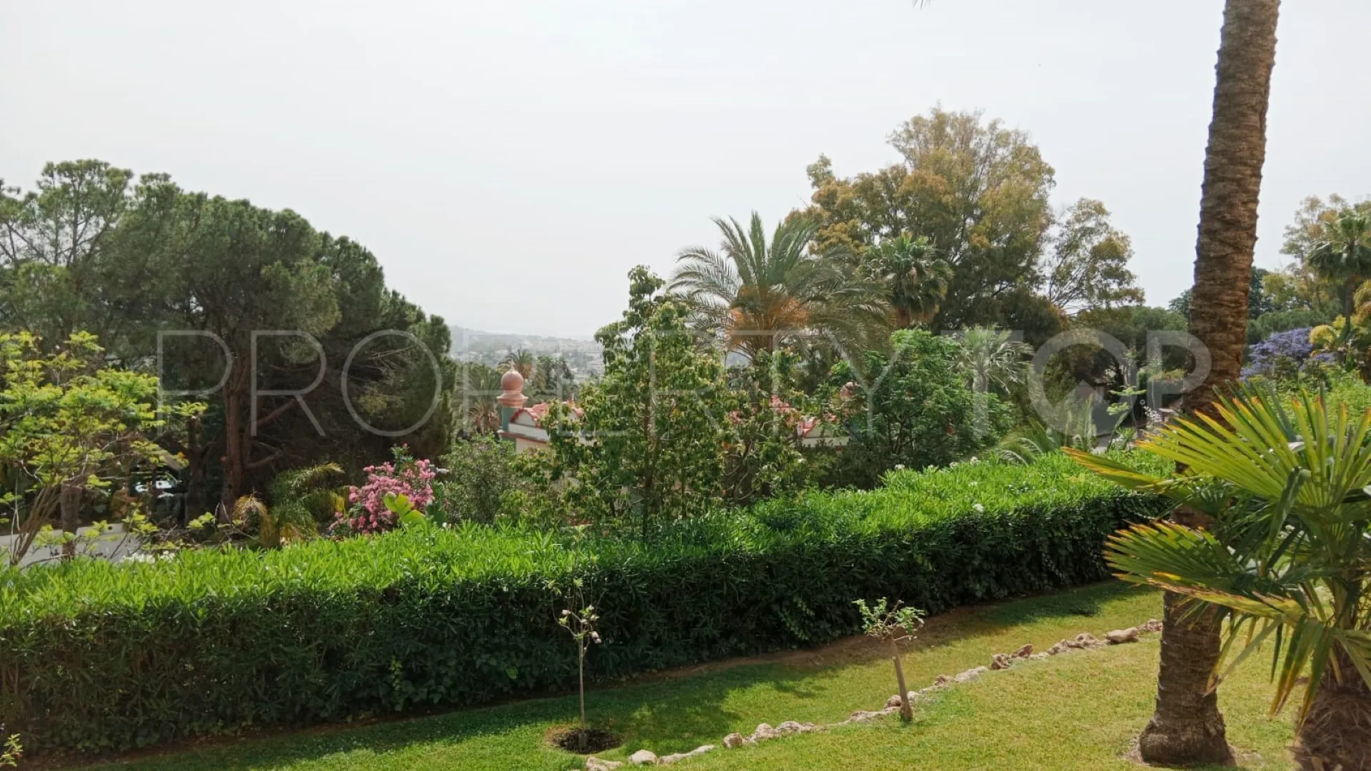 Apartamento planta baja de 2 dormitorios a la venta en La Corniche