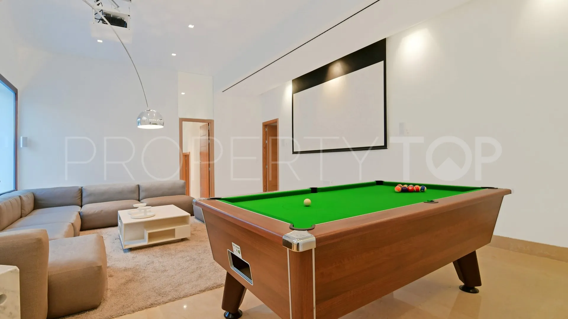 Villa for sale in Las Brisas