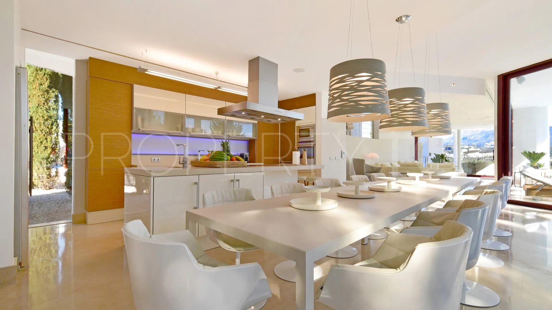 Villa for sale in Las Brisas