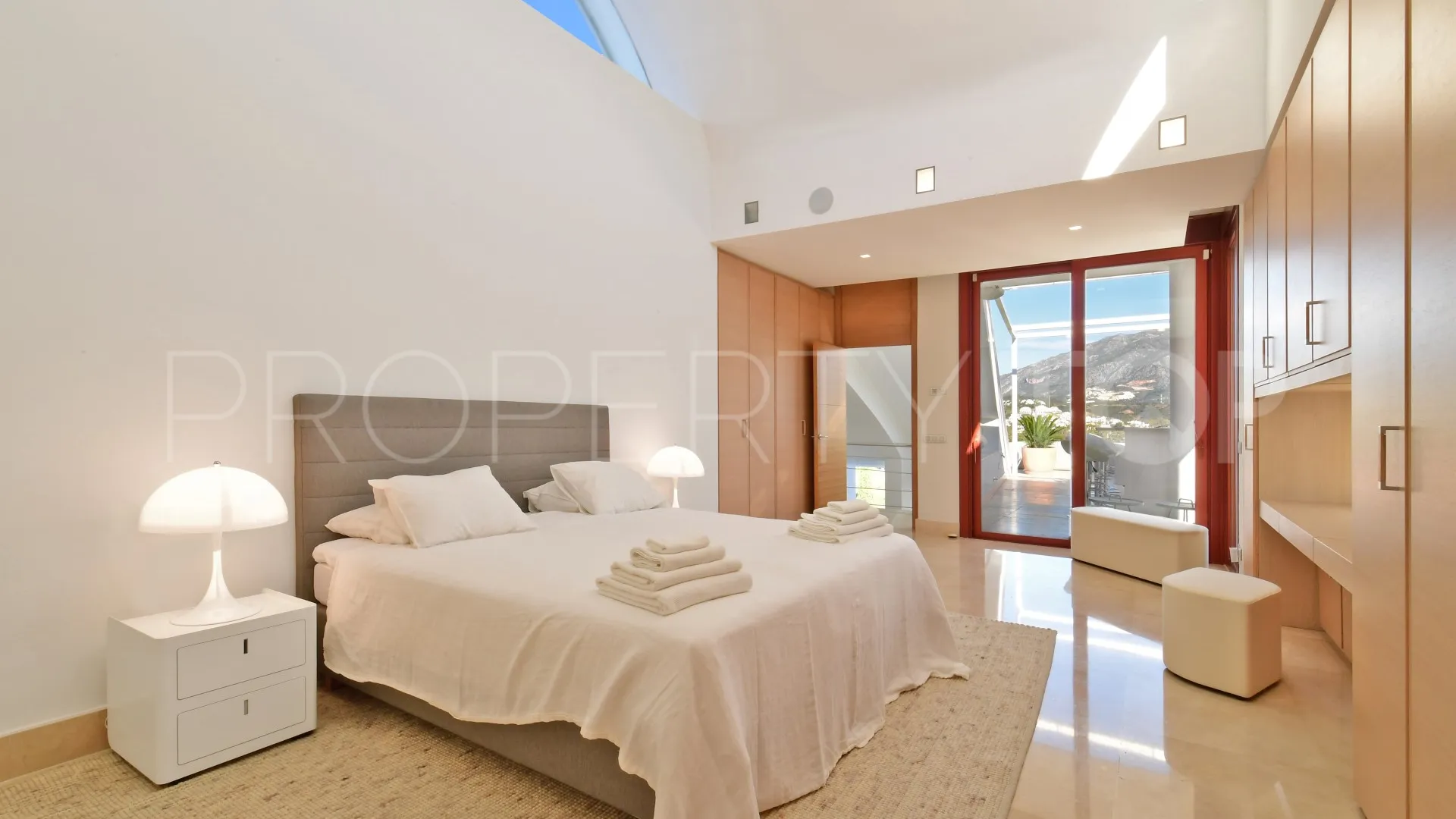 Villa for sale in Las Brisas