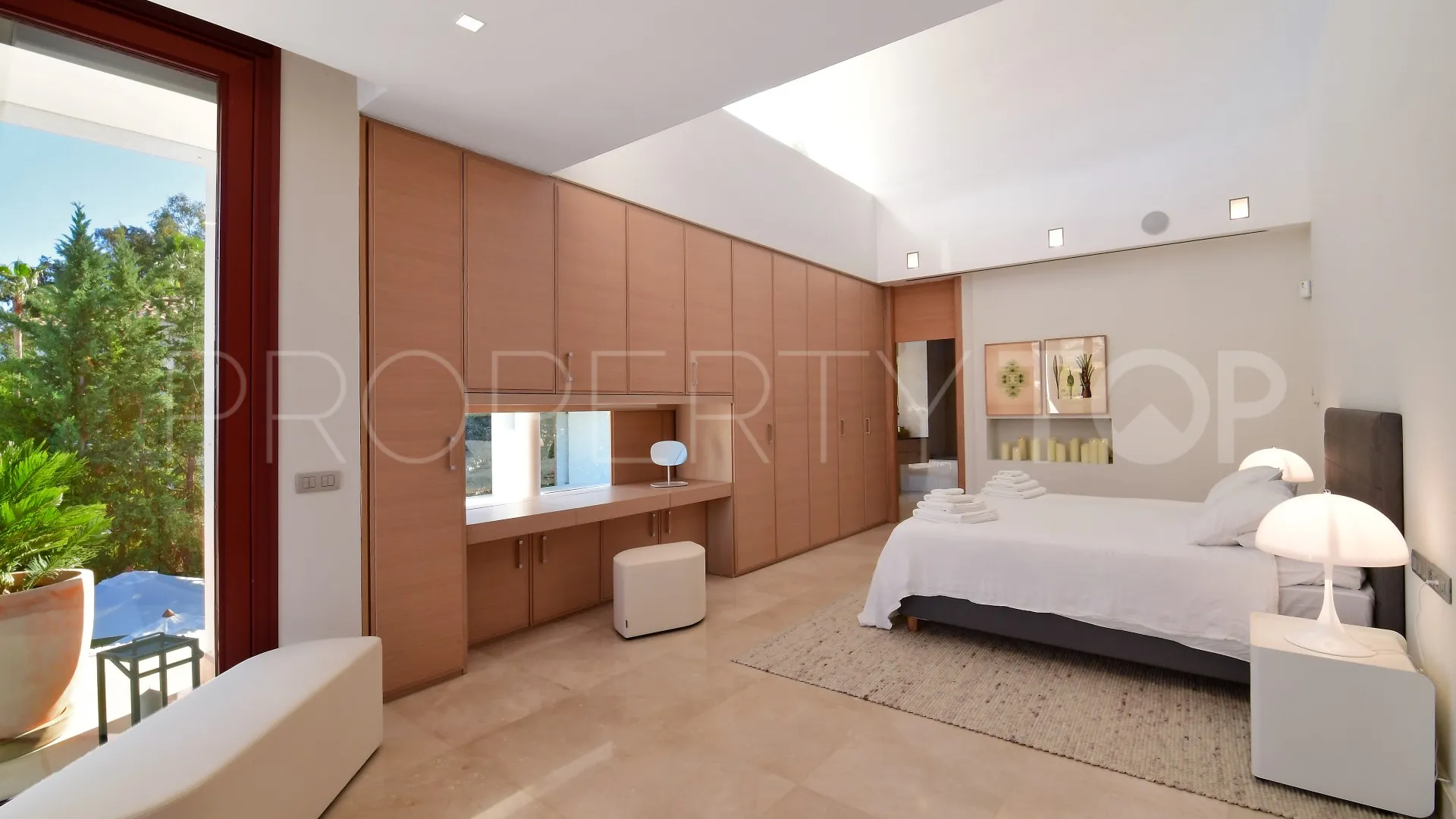 Villa for sale in Las Brisas