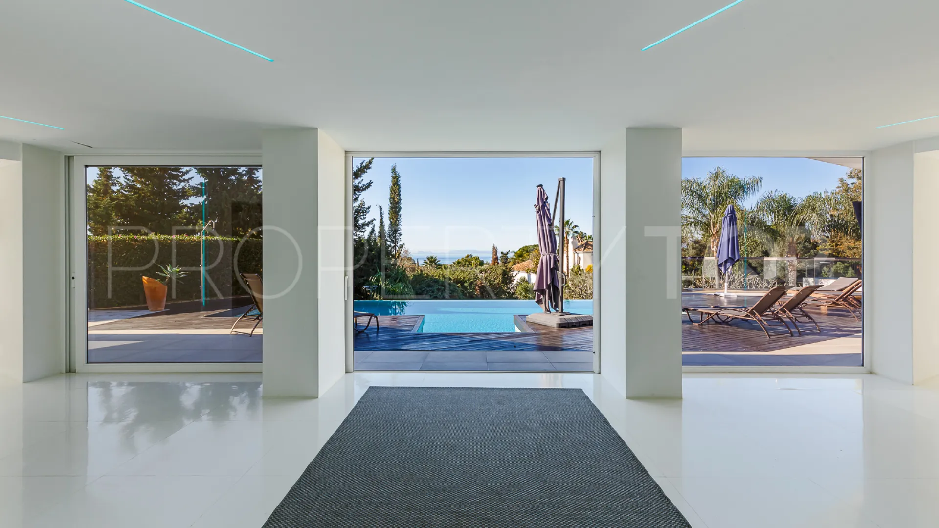 Villa en venta de 5 dormitorios en Hacienda las Chapas