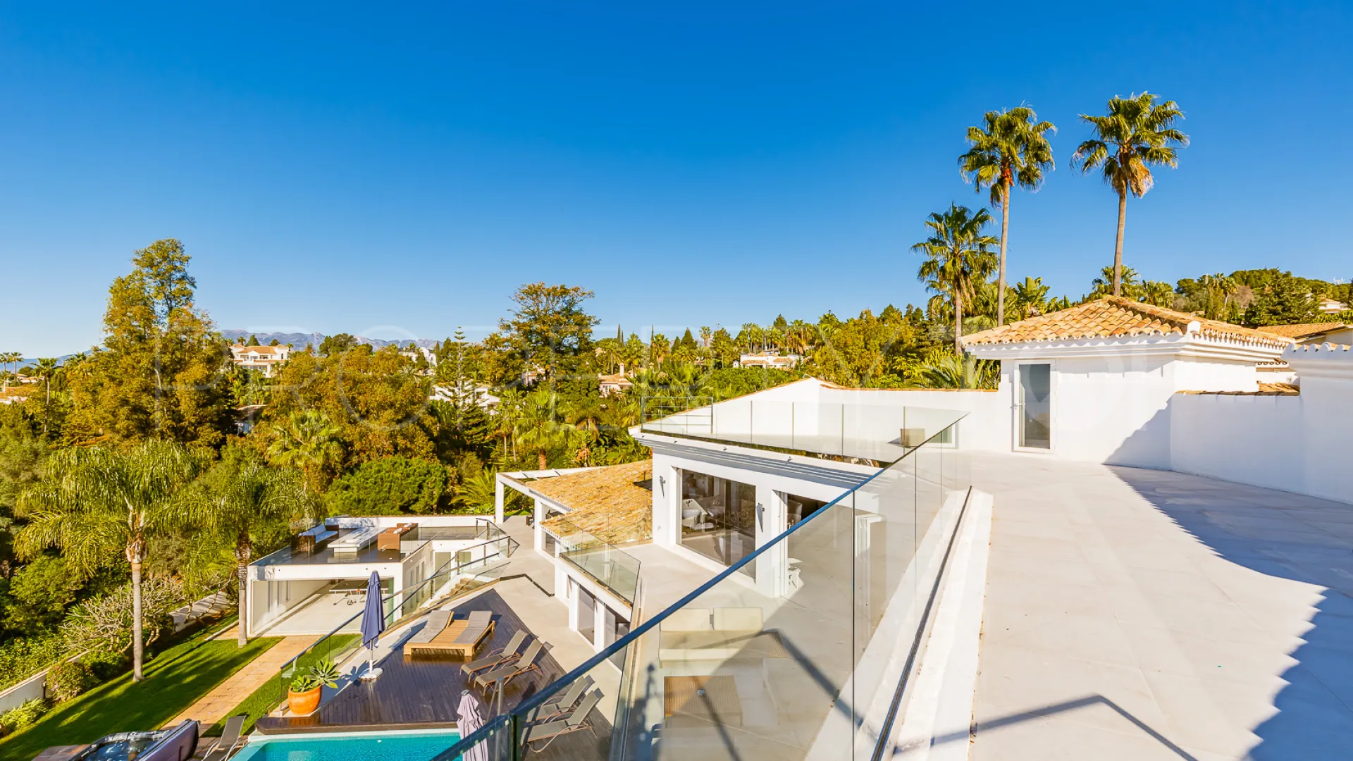 Villa en venta de 5 dormitorios en Hacienda las Chapas