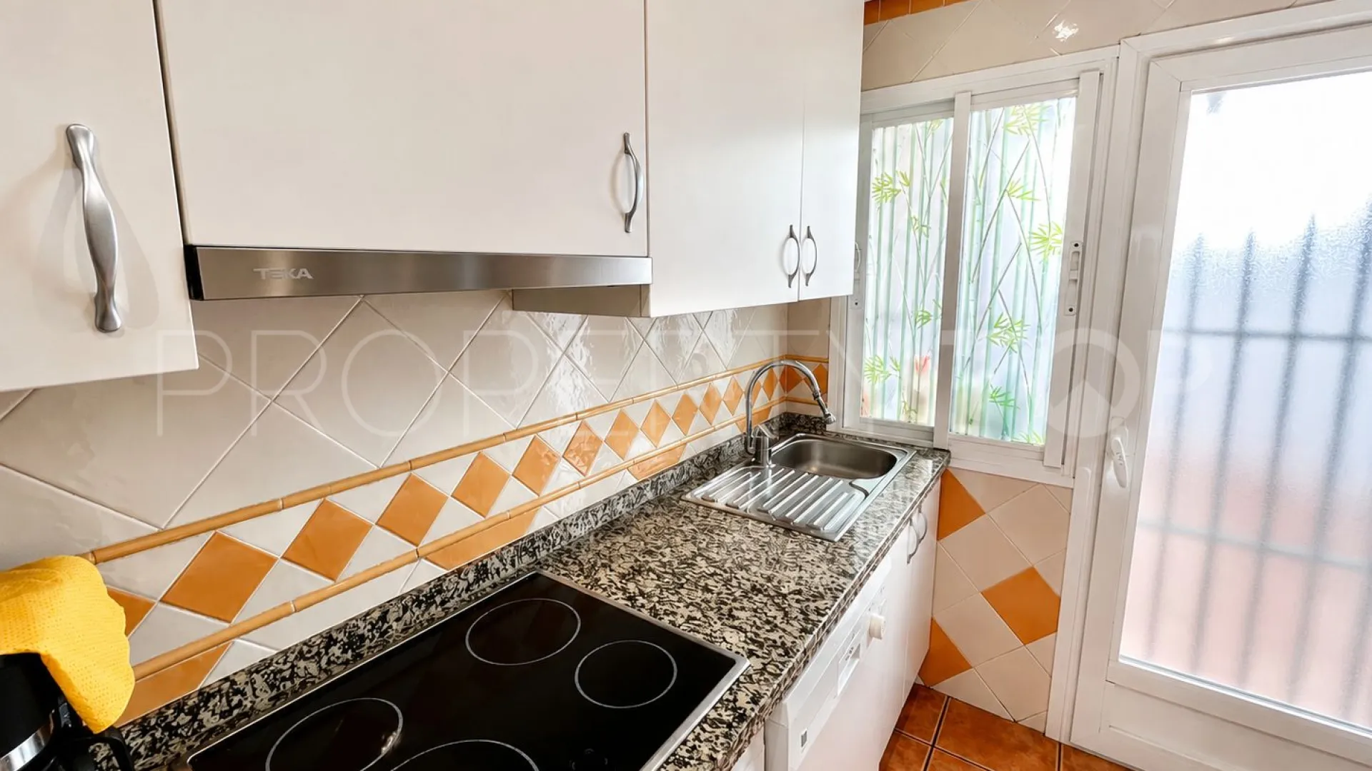 Adosado en venta con 3 dormitorios en Costabella