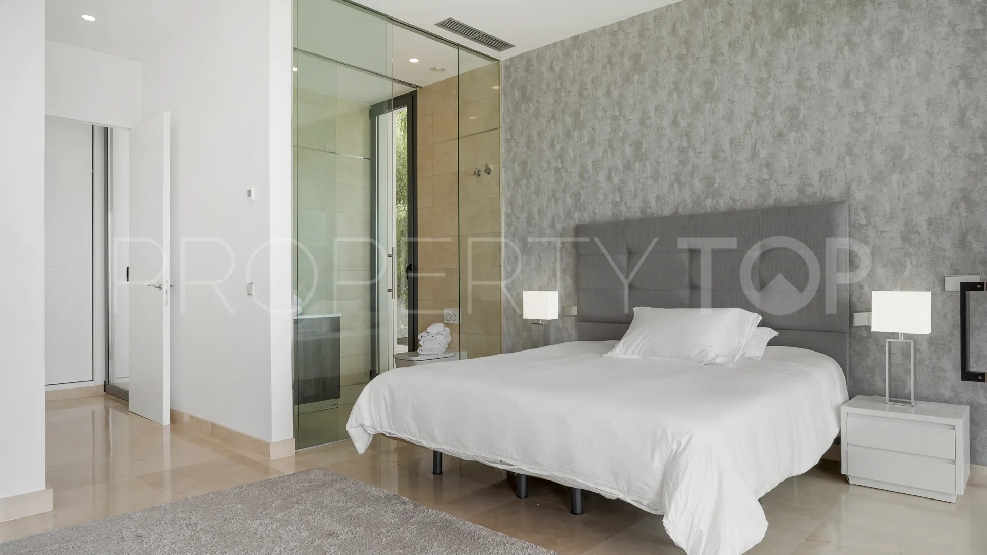 5 bedrooms villa for sale in Los Capanes del Golf